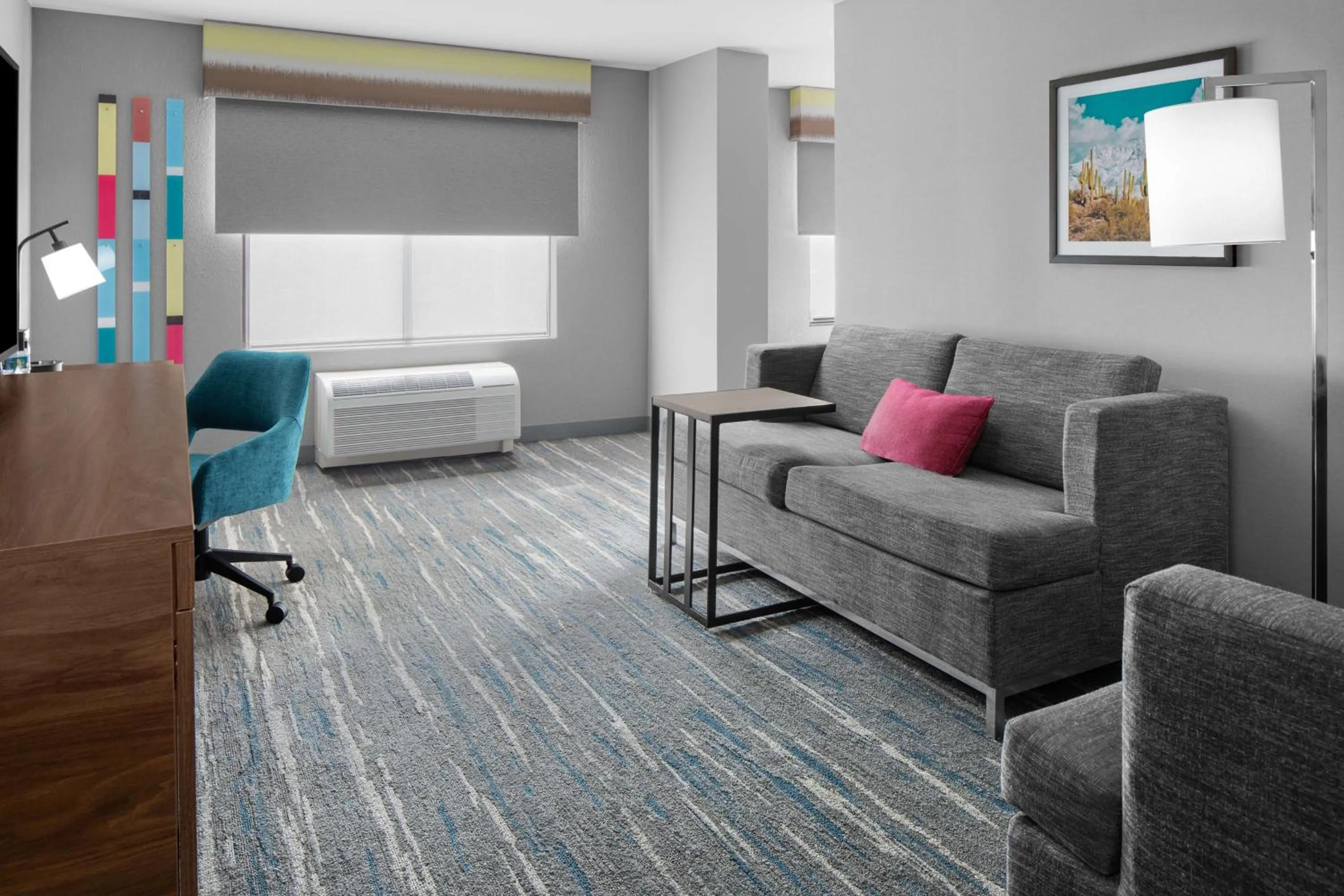 Executive King Suite in Hampton Inn Phoenix - Biltmore