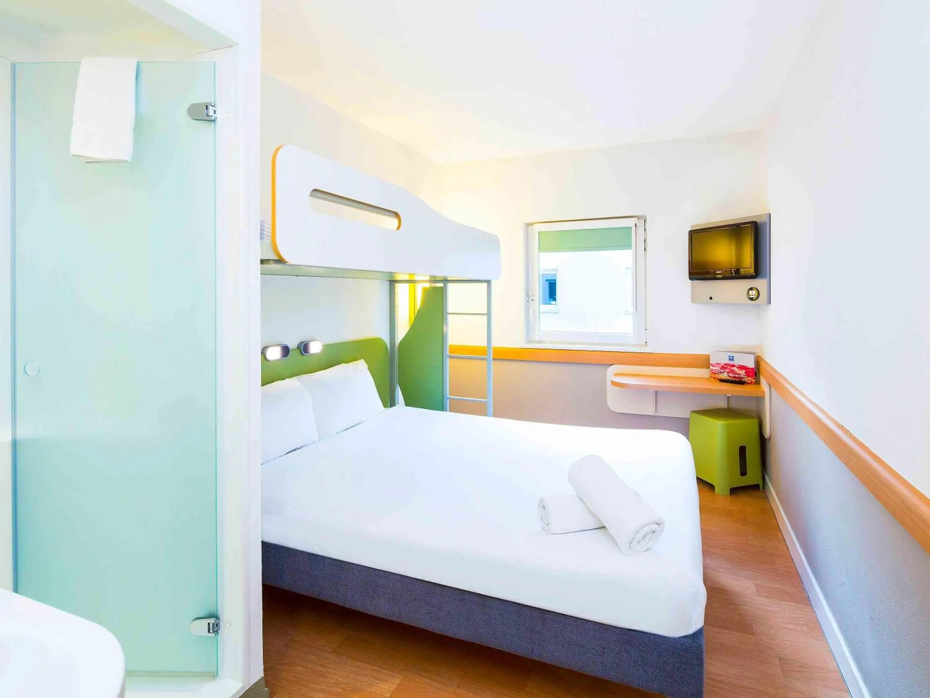 Triple Room with Double Bed and Bunk Bed in ibis budget Glasgow