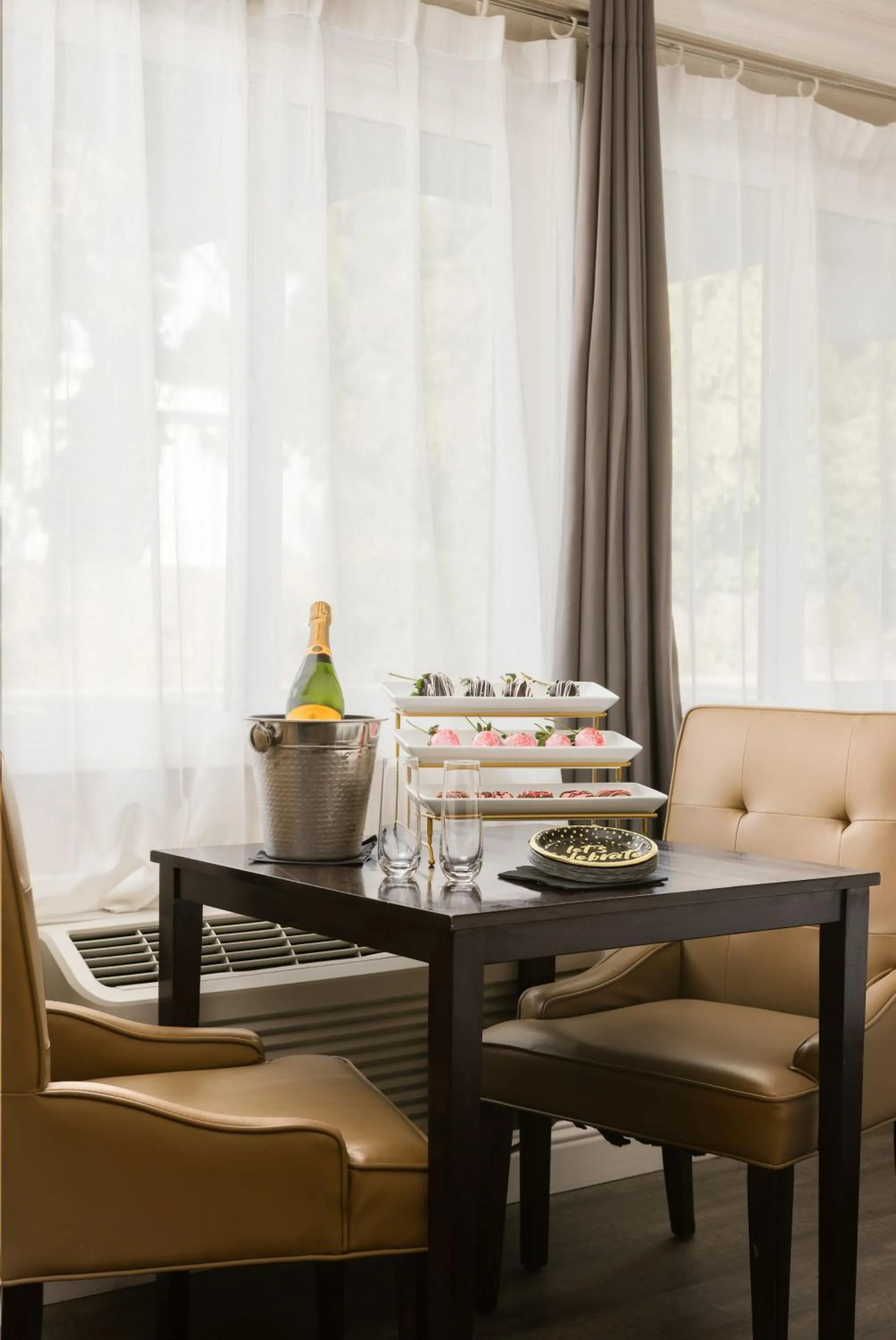 Deluxe King Room in Inn at Highway 1