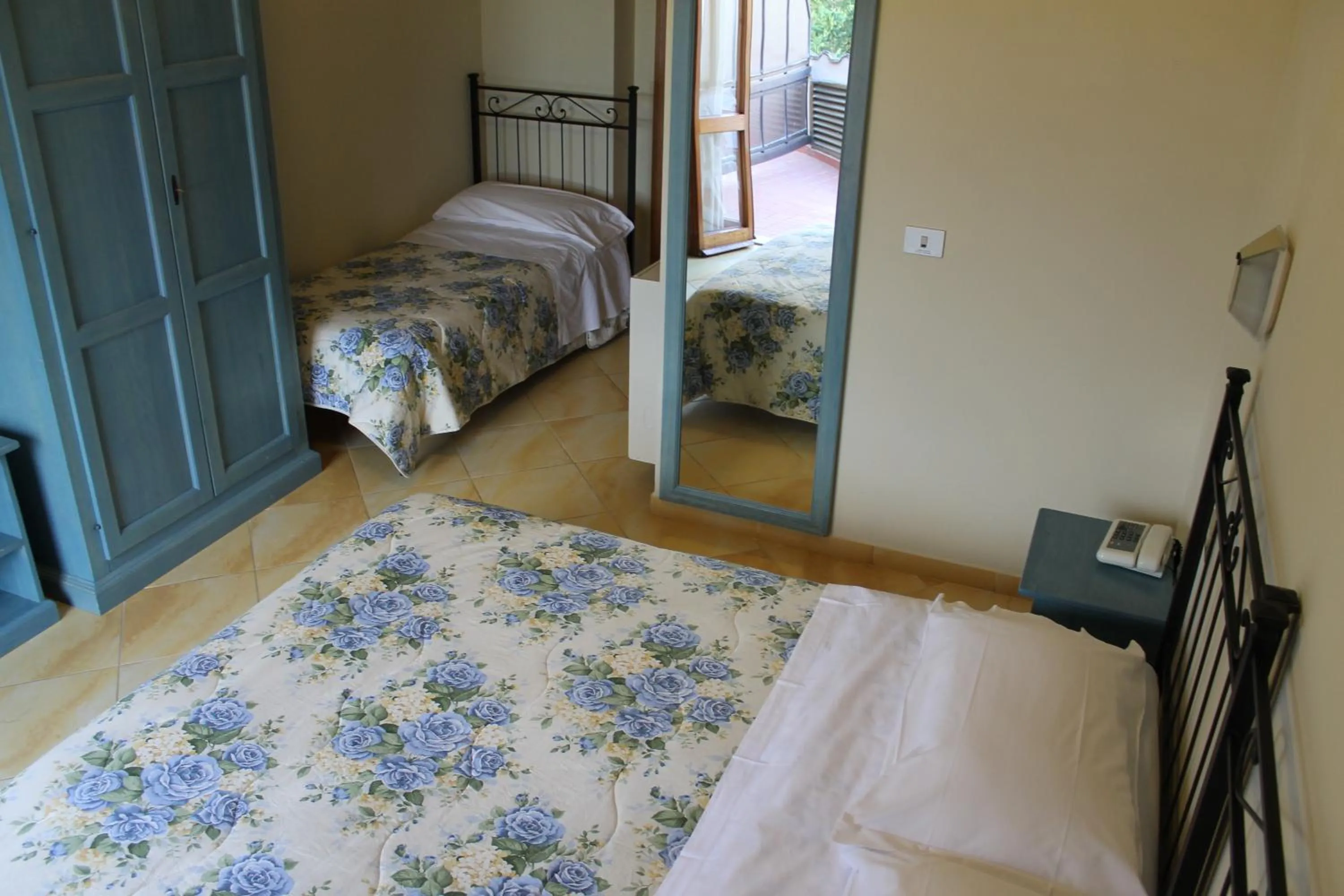 Classic Triple Room in Hotel Ismaele