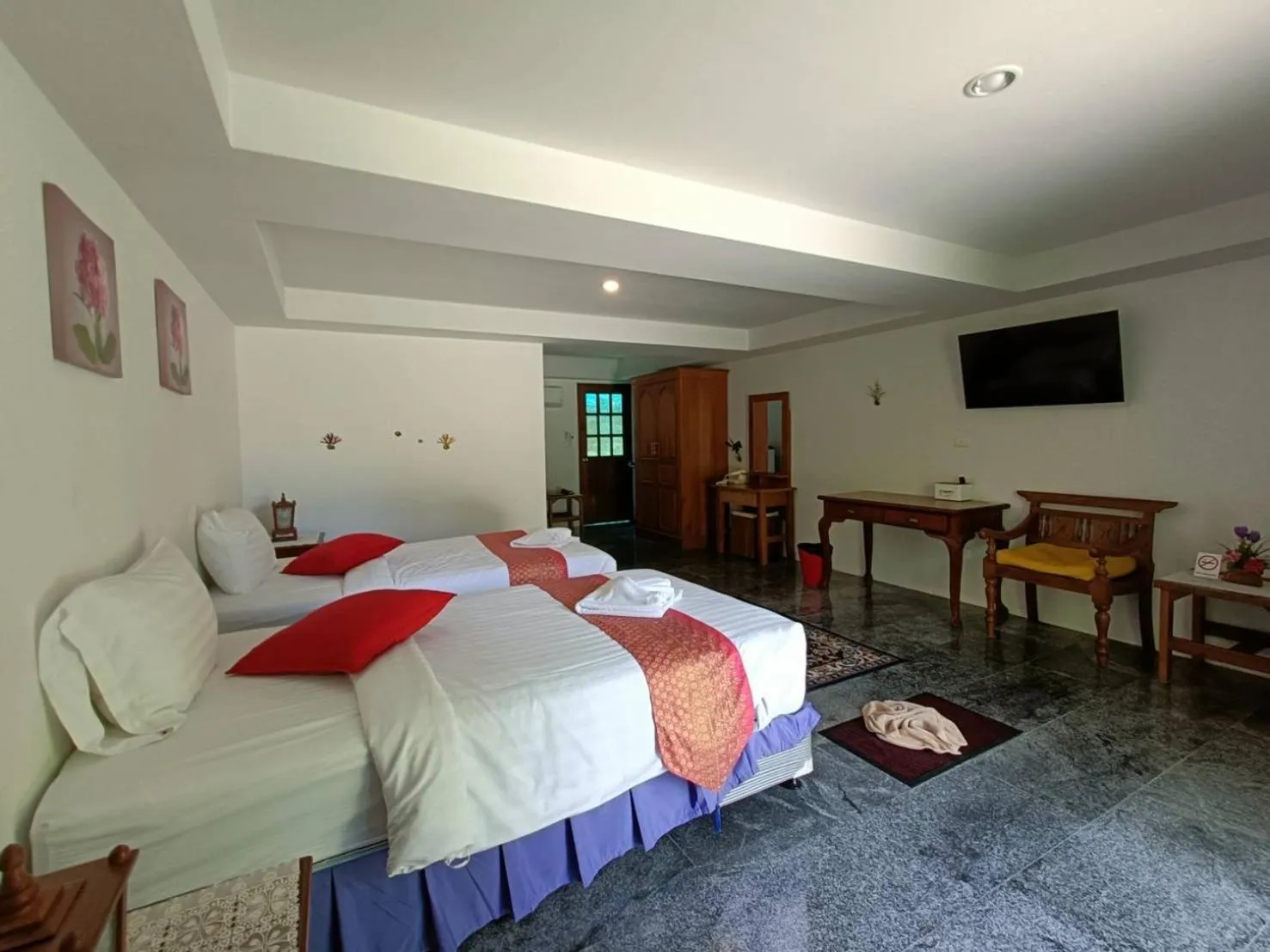 Superior Twin Room in Sasitara Thai Villas