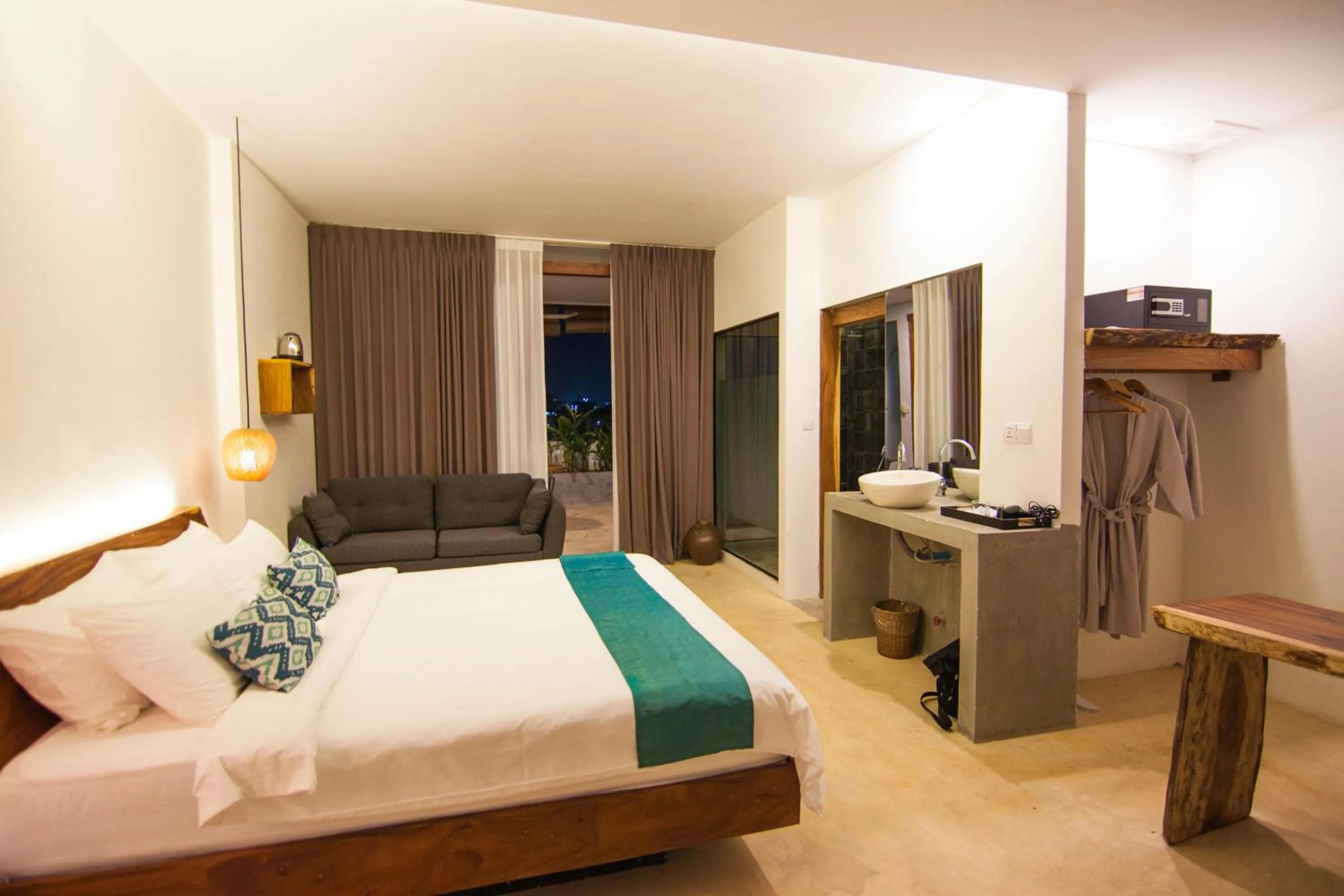 Deluxe Suite in Sarina Boutique Hotel