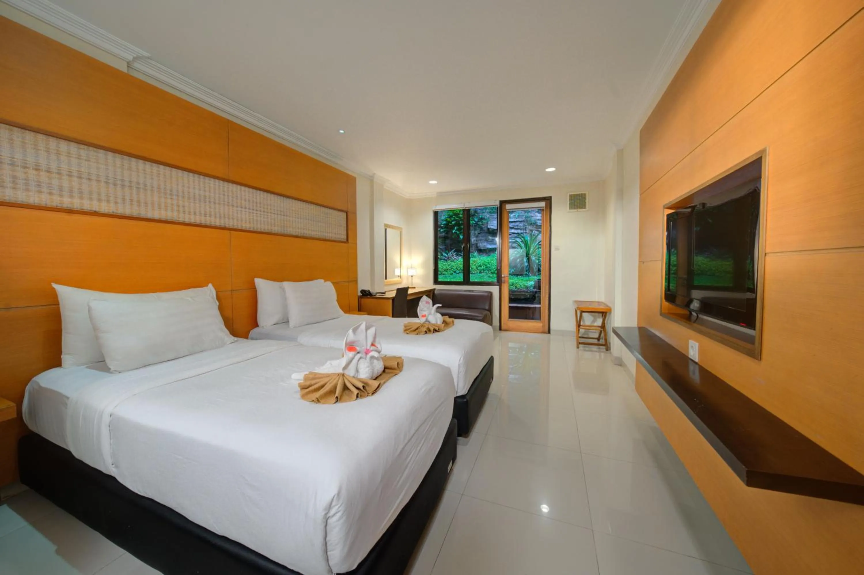 Deluxe Twin Room in Safari Resort
