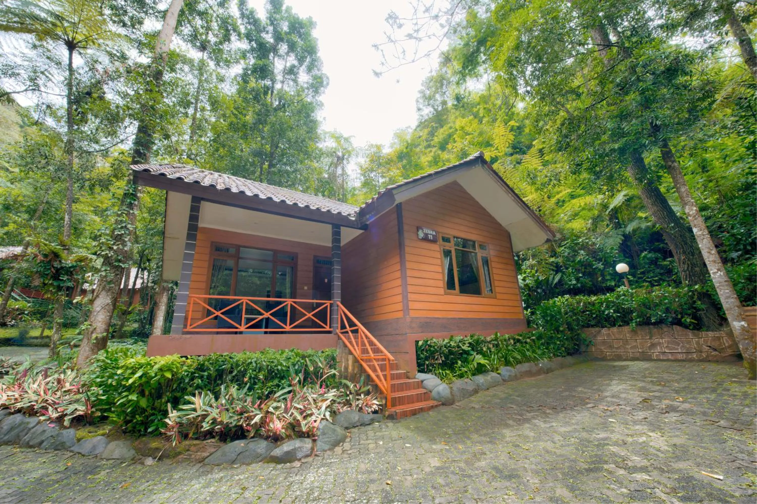 Grand Zebra Two-Bedroom Bungalow in Safari Resort