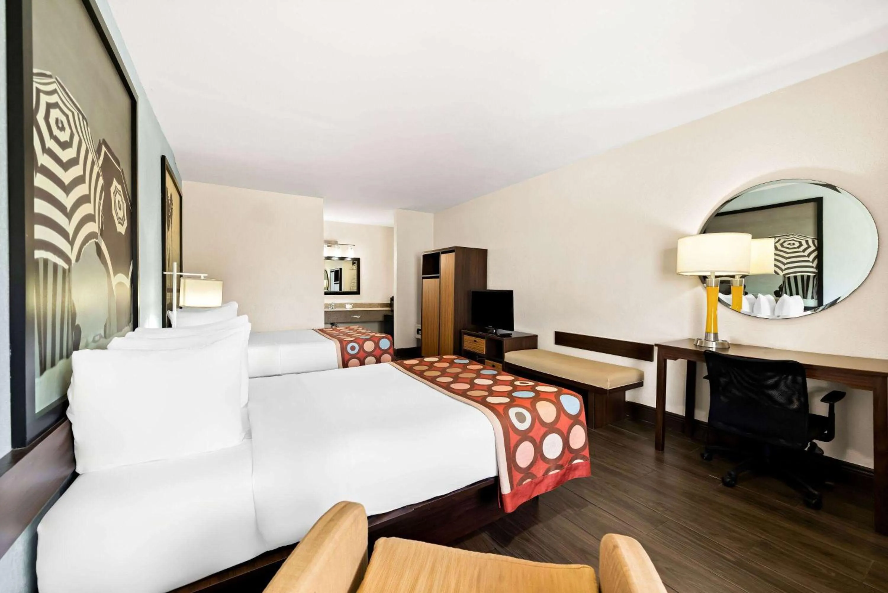 2 Double Beds, Deluxe Room, Pool Side, Non-Smoking in Super 8 by Wyndham Florida City/Homestead/Everglades