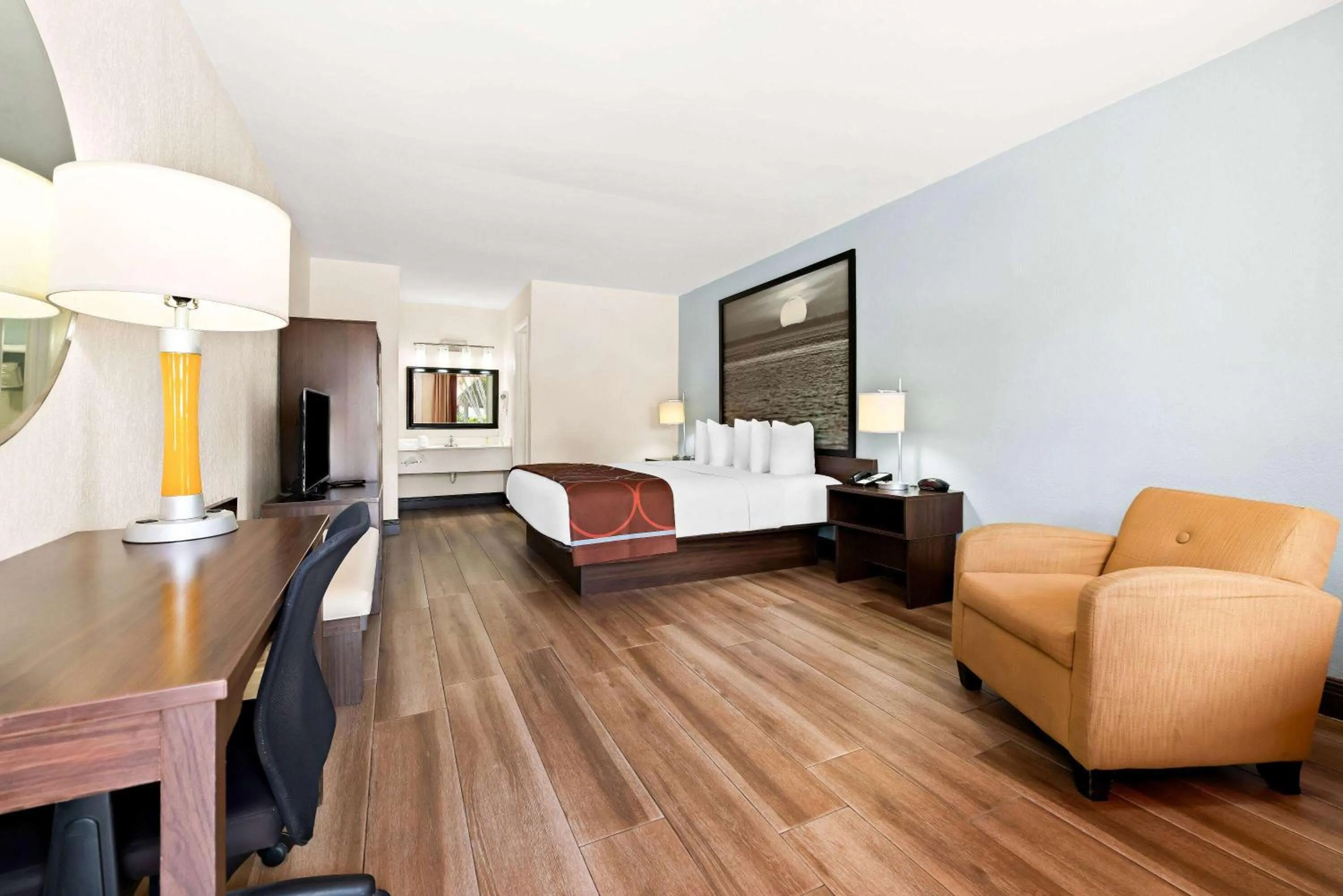 1 King Bed, Deluxe Room, Pool Side, Non-Smoking in Super 8 by Wyndham Florida City/Homestead/Everglades