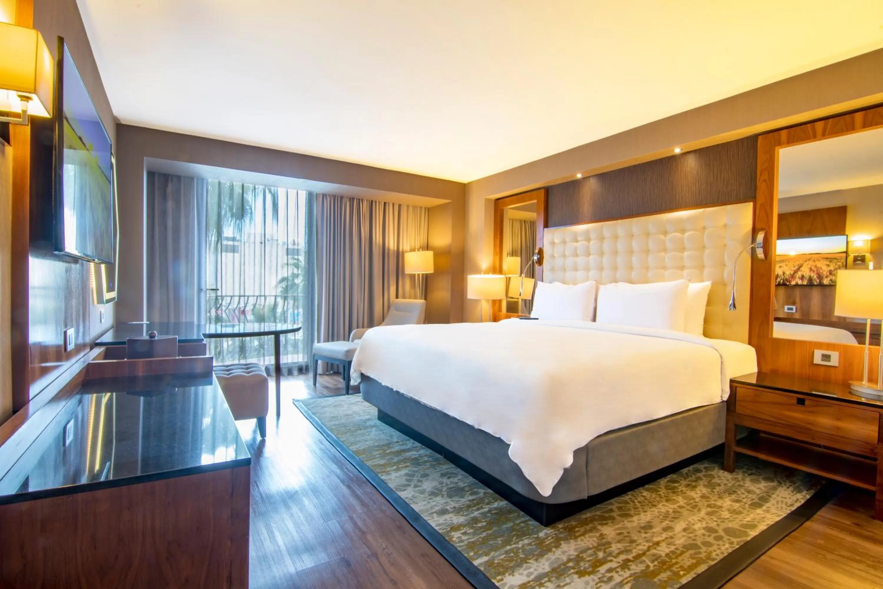 Lucerna Select King Room in Hotel Lucerna Tijuana