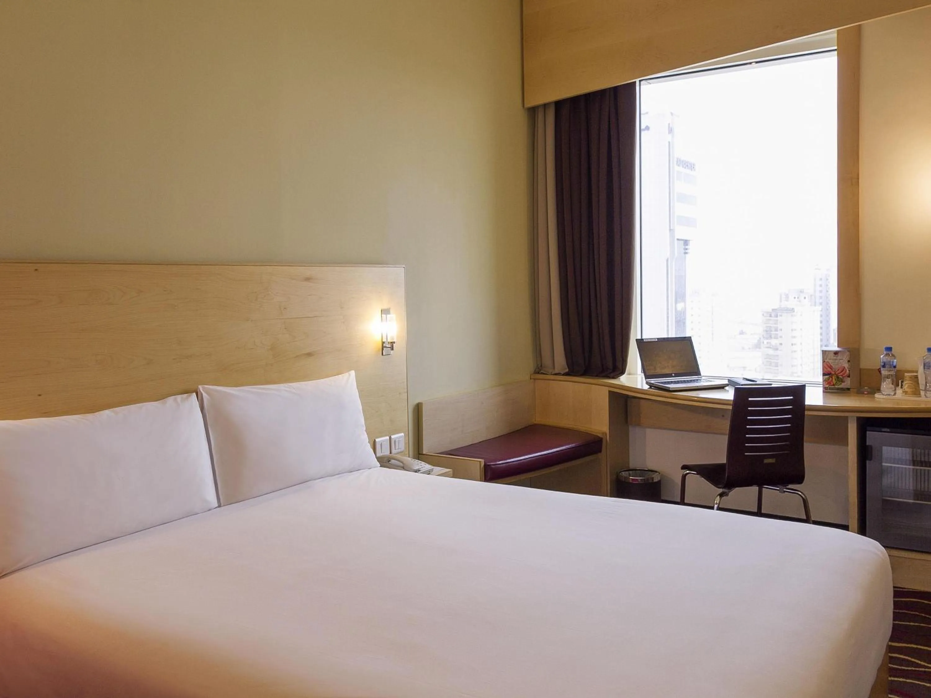Standard Twin Room in ibis Sharq