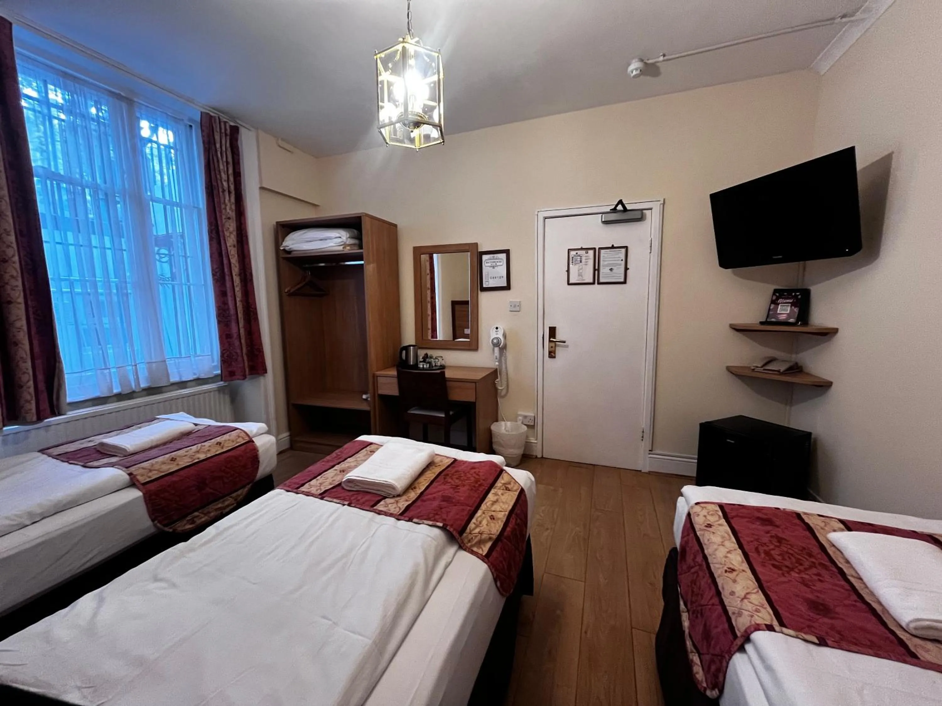 Triple Room in Shakespeare Hotel