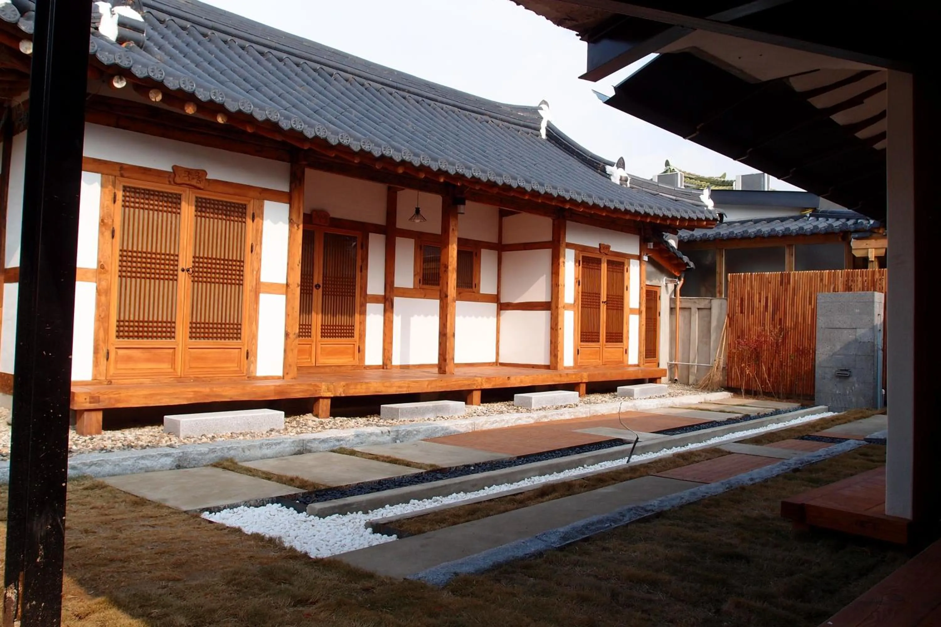 Korean Style Double Room with Private Bathroom in Sarangroo