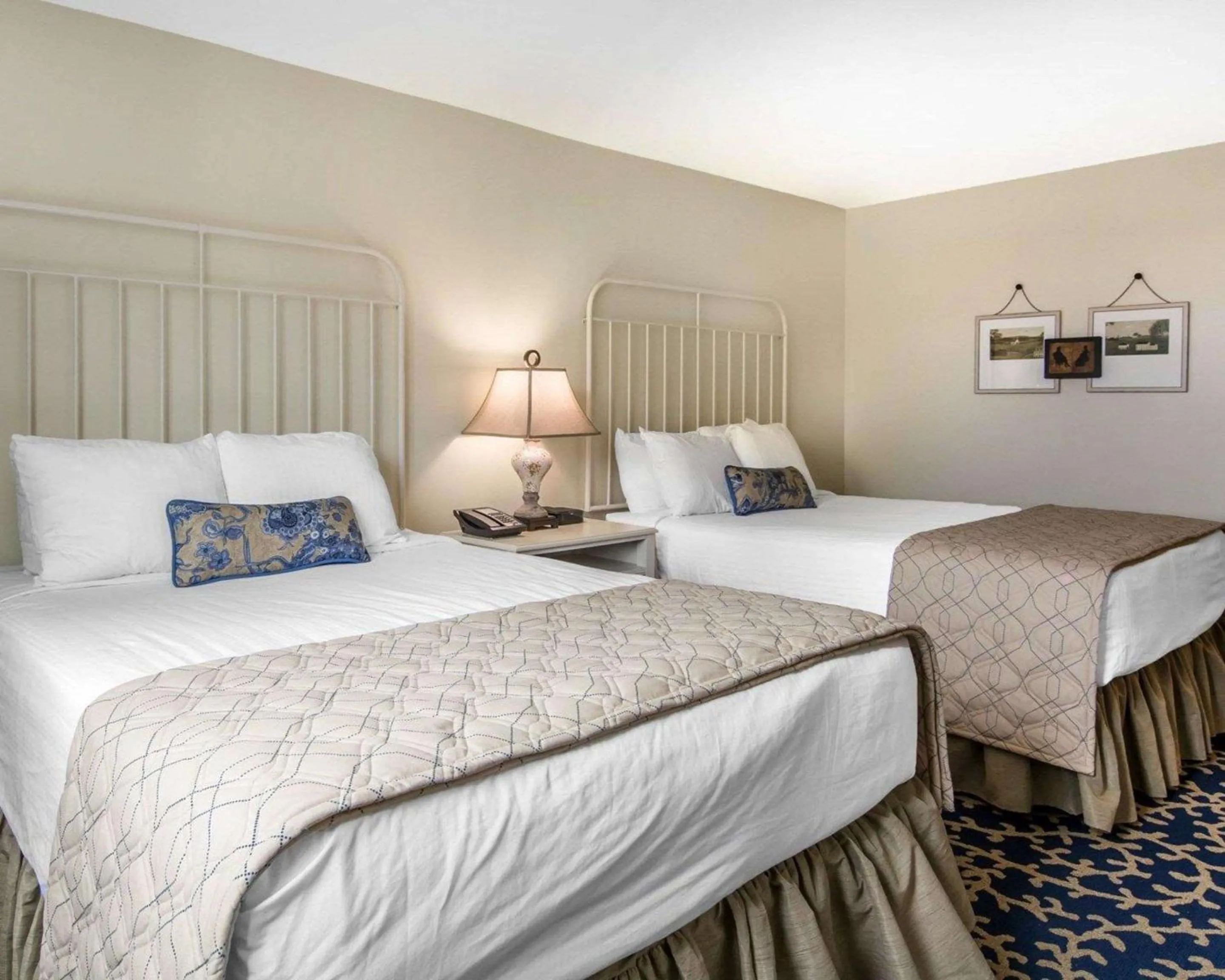 Queen Room with Two Queen Beds - Non-Smoking in Bluegreen Vacations Shenandoah Crossing, an Ascend Collection Resort