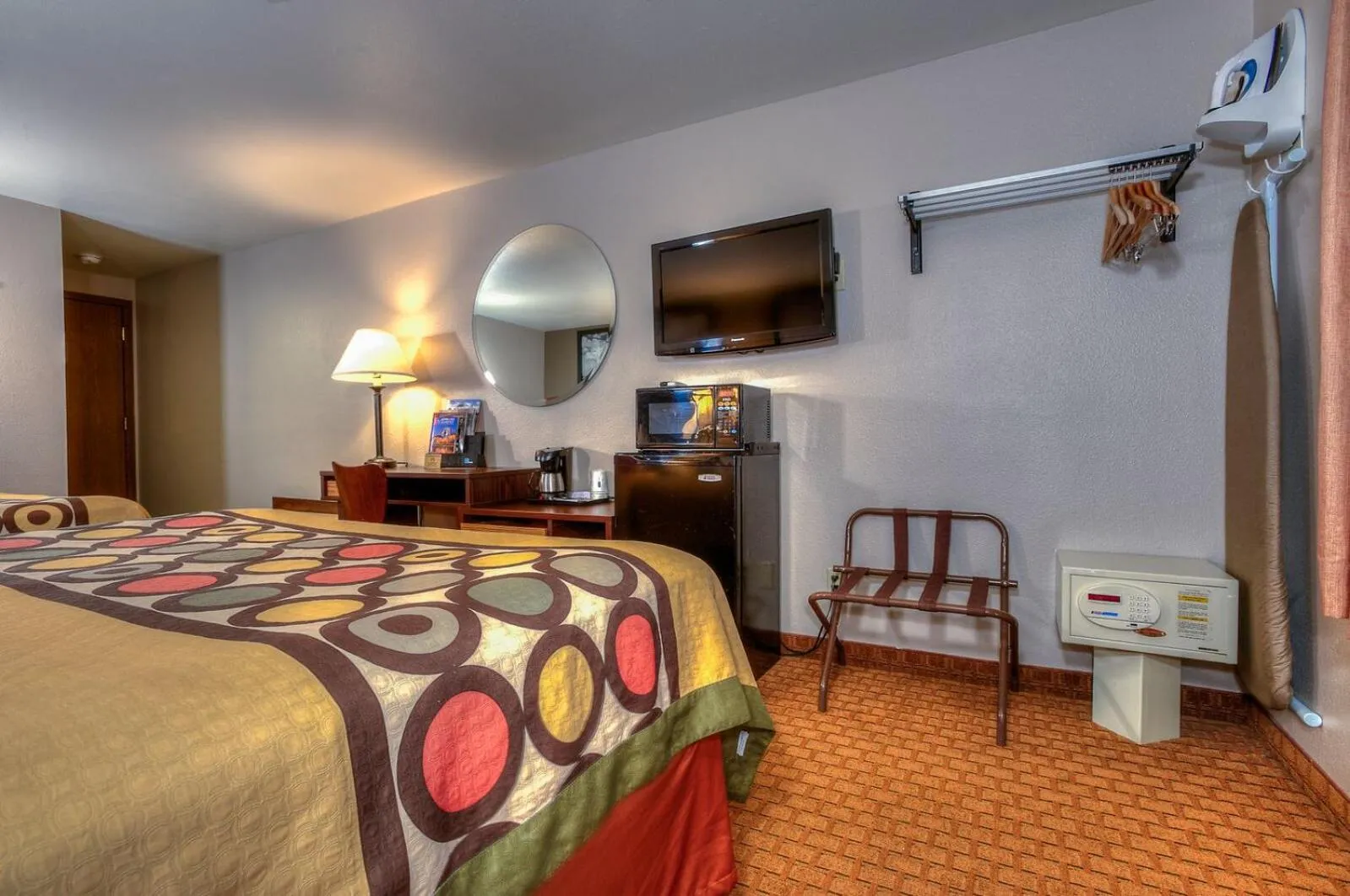 Queen Room with Two Queen Beds - Non-Smoking in Super 8 by Wyndham Jackson Hole