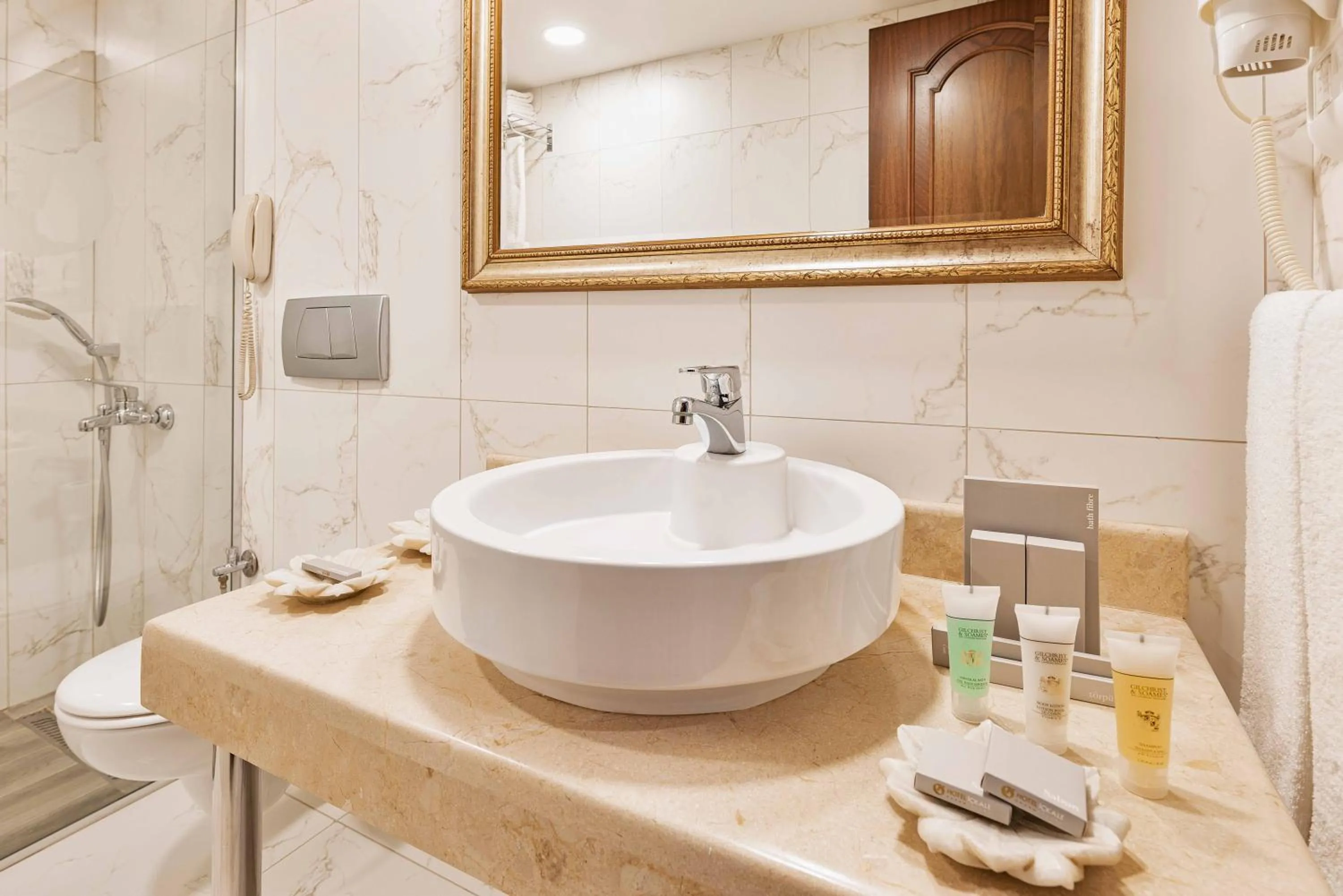 Double Room with Balcony in Hotel Ickale