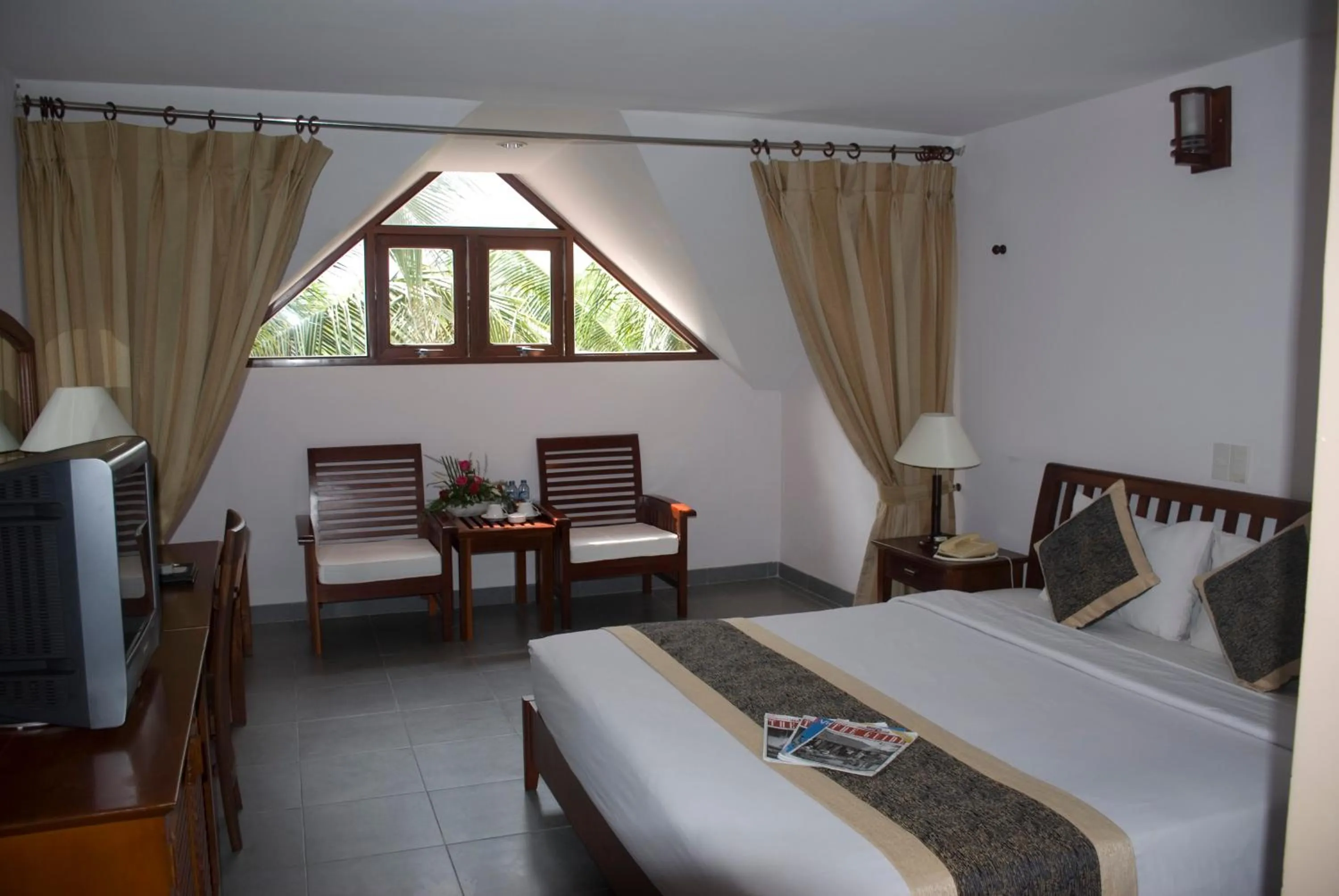 Superior Room with Garden View in Canary Beach Resort