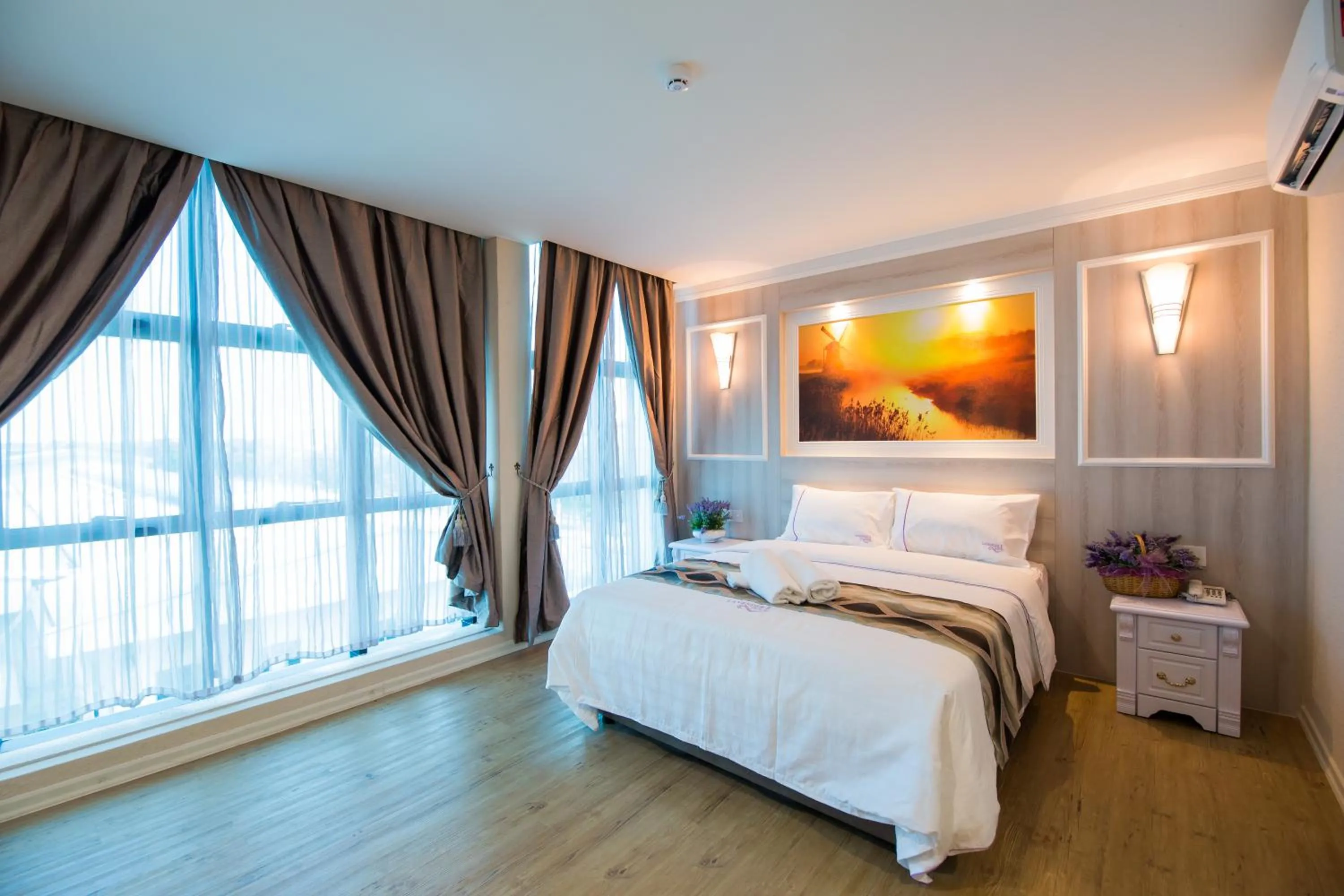 Deluxe King Room in Lavender Inn USJ