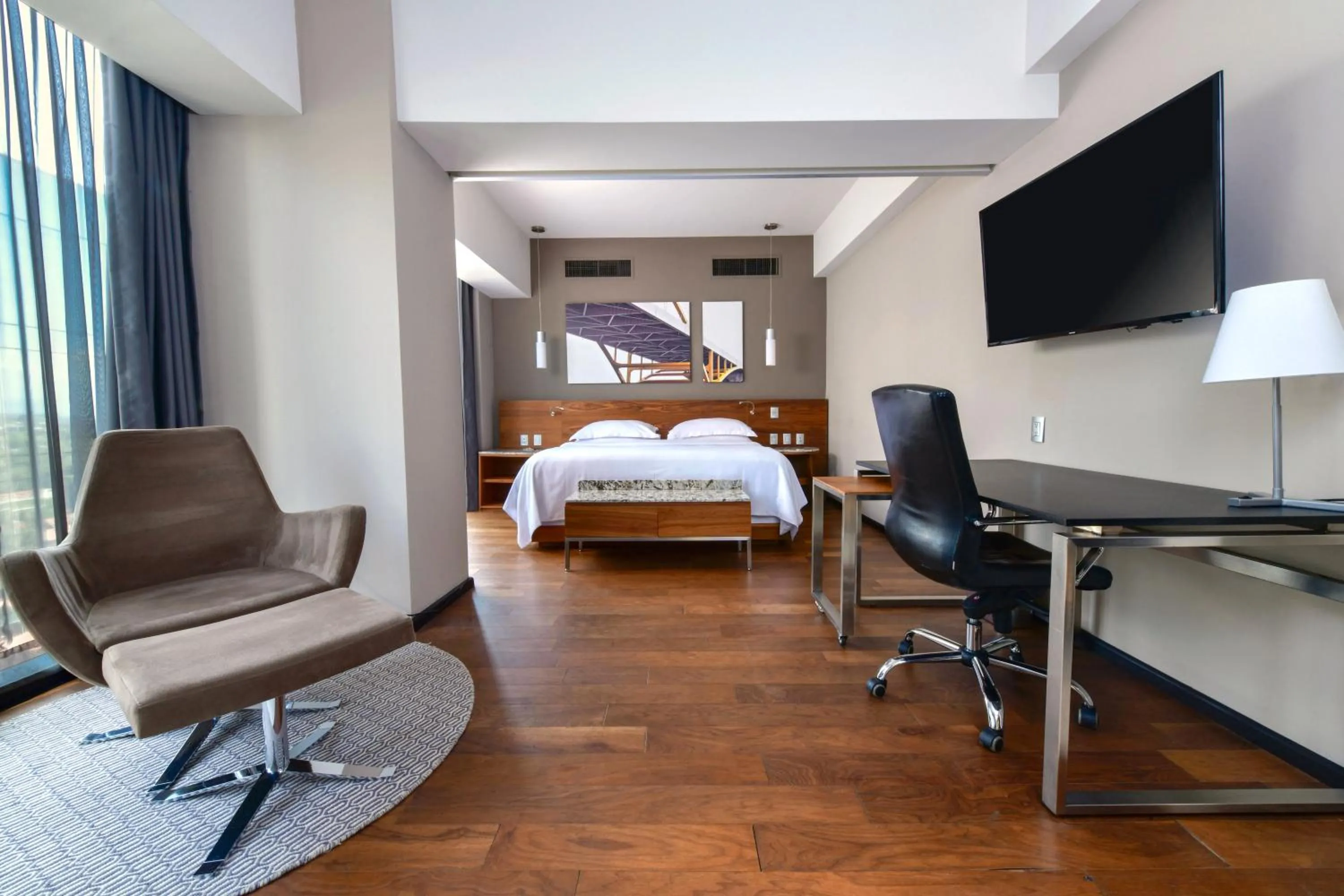 Executive Suite in Krystal Grand Suites Insurgentes