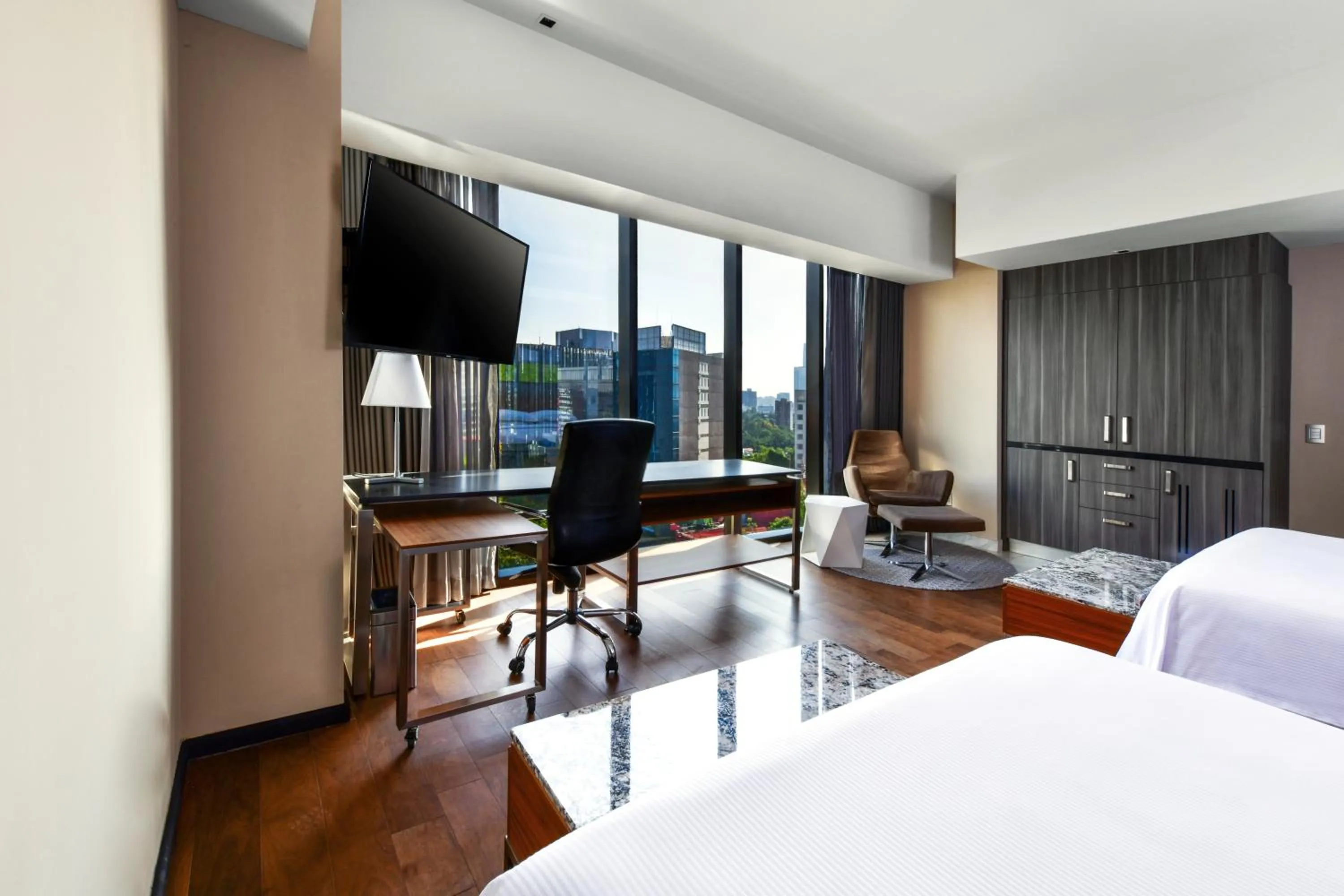 Executive Suite in Krystal Grand Suites Insurgentes