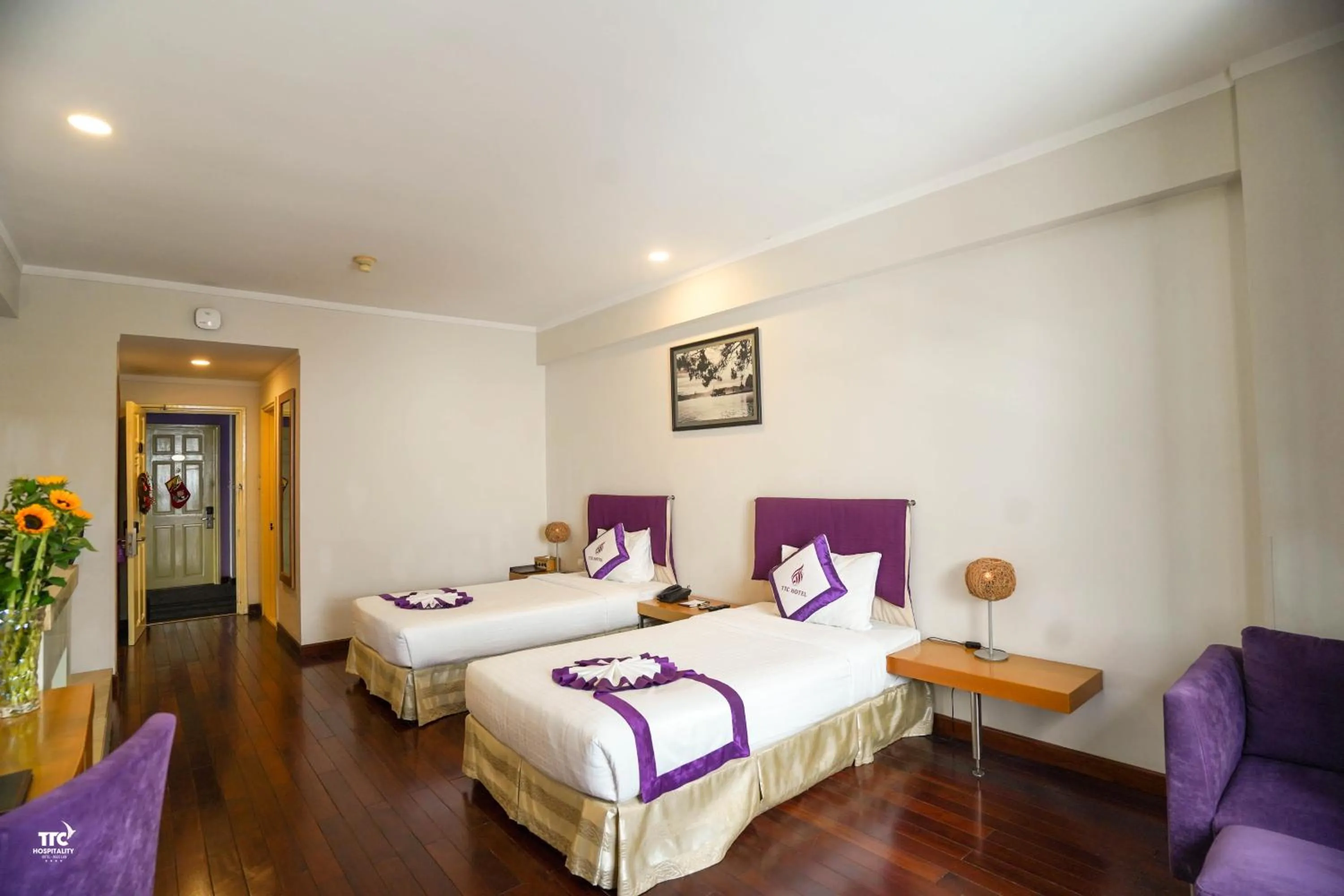 Deluxe Twin Room in TTC Hotel - Ngoc Lan