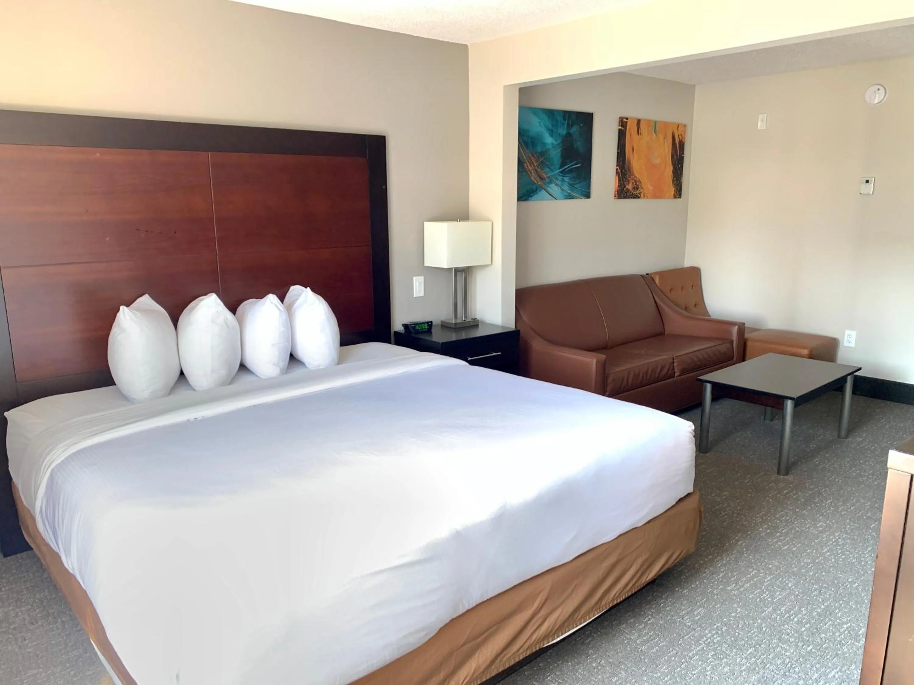 King Room - Mobility Access/Non-Smoking in Wingate by Wyndham Atlanta Galleria/ Ballpark