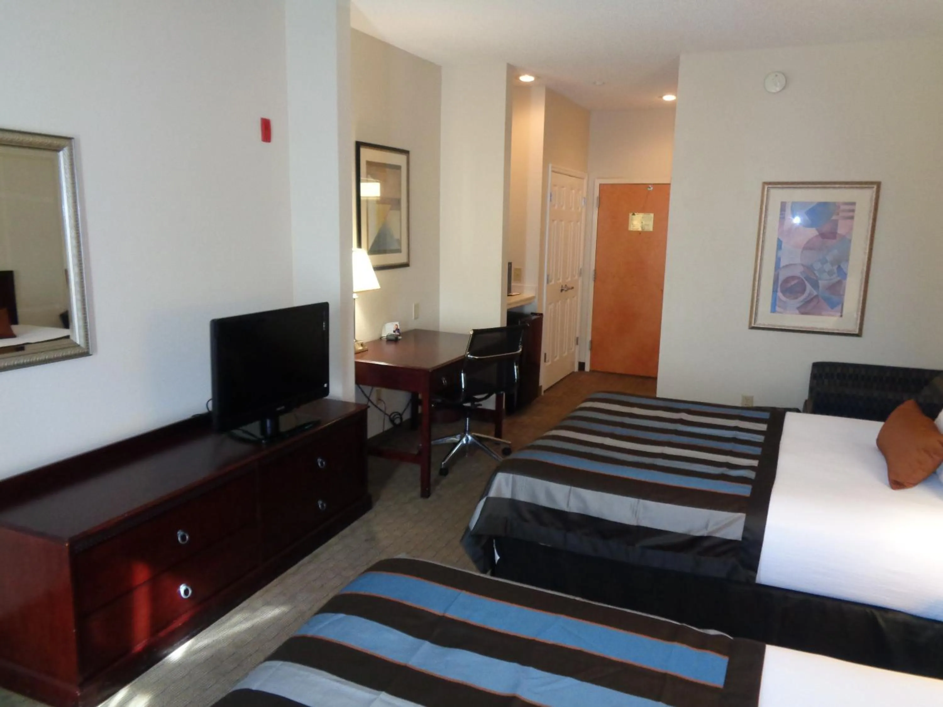 Queen Room with Two Queen Beds- Disability Access - Non-Smoking in Wingate by Wyndham Destin
