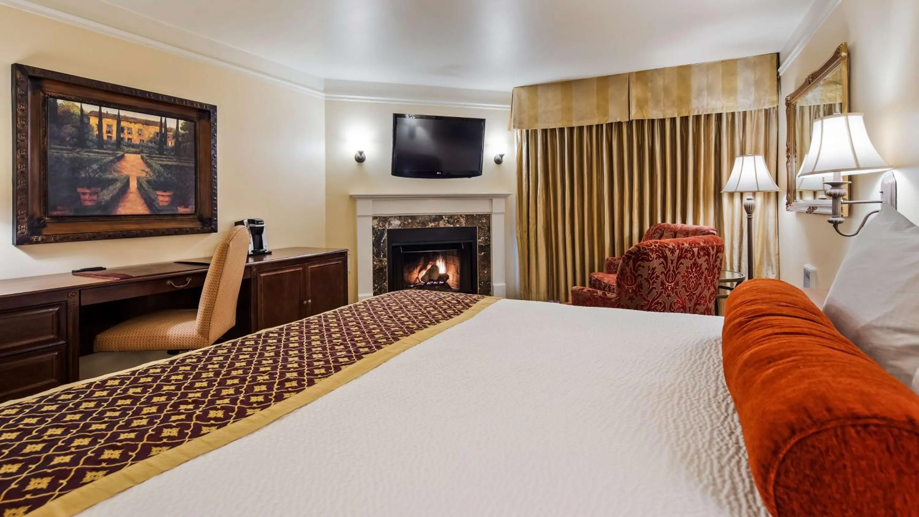 Executive Floor King Room - Disability Access/Non-Smoking in Victorian Inn