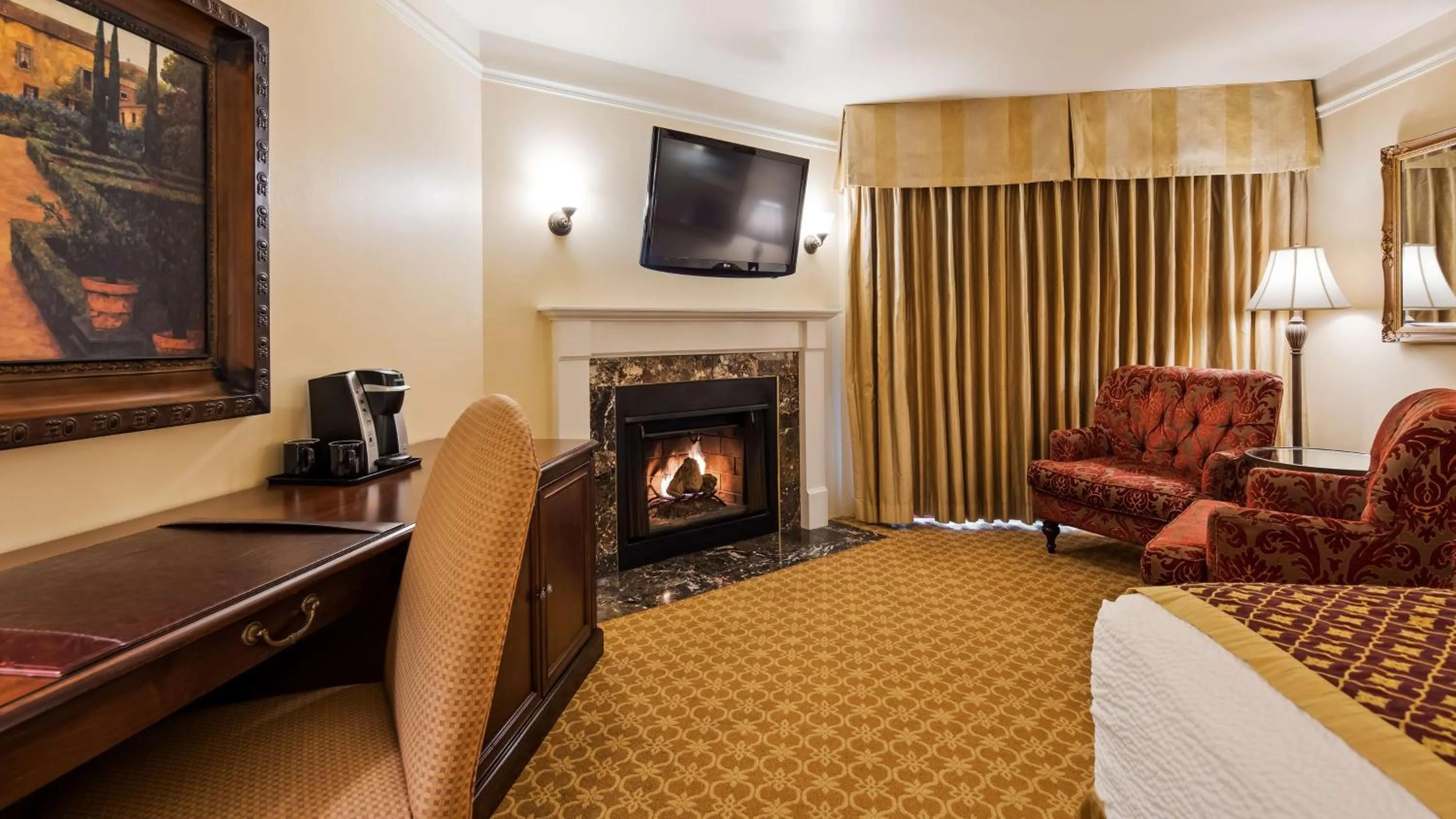 Executive Floor King Room - Disability Access/Non-Smoking in Victorian Inn