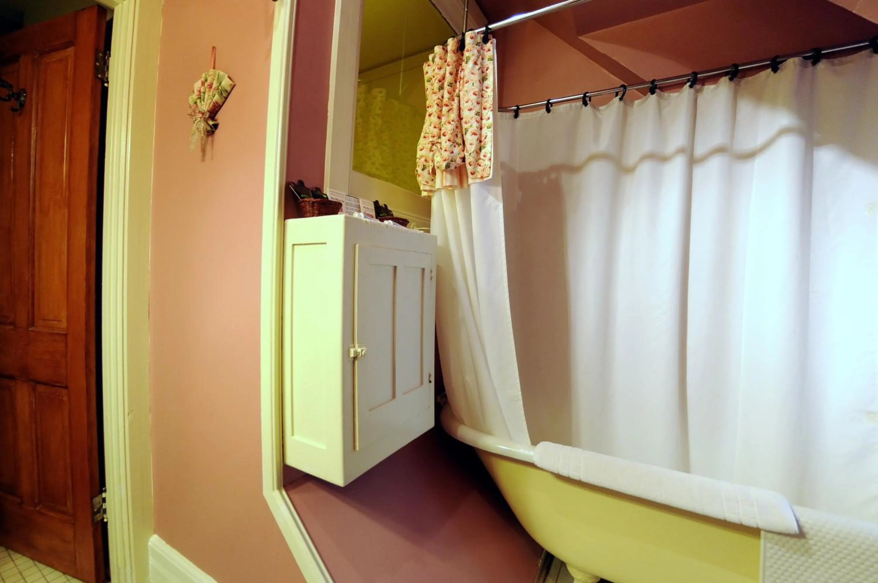 Two-Bedroom Suite in The Oliver Inn