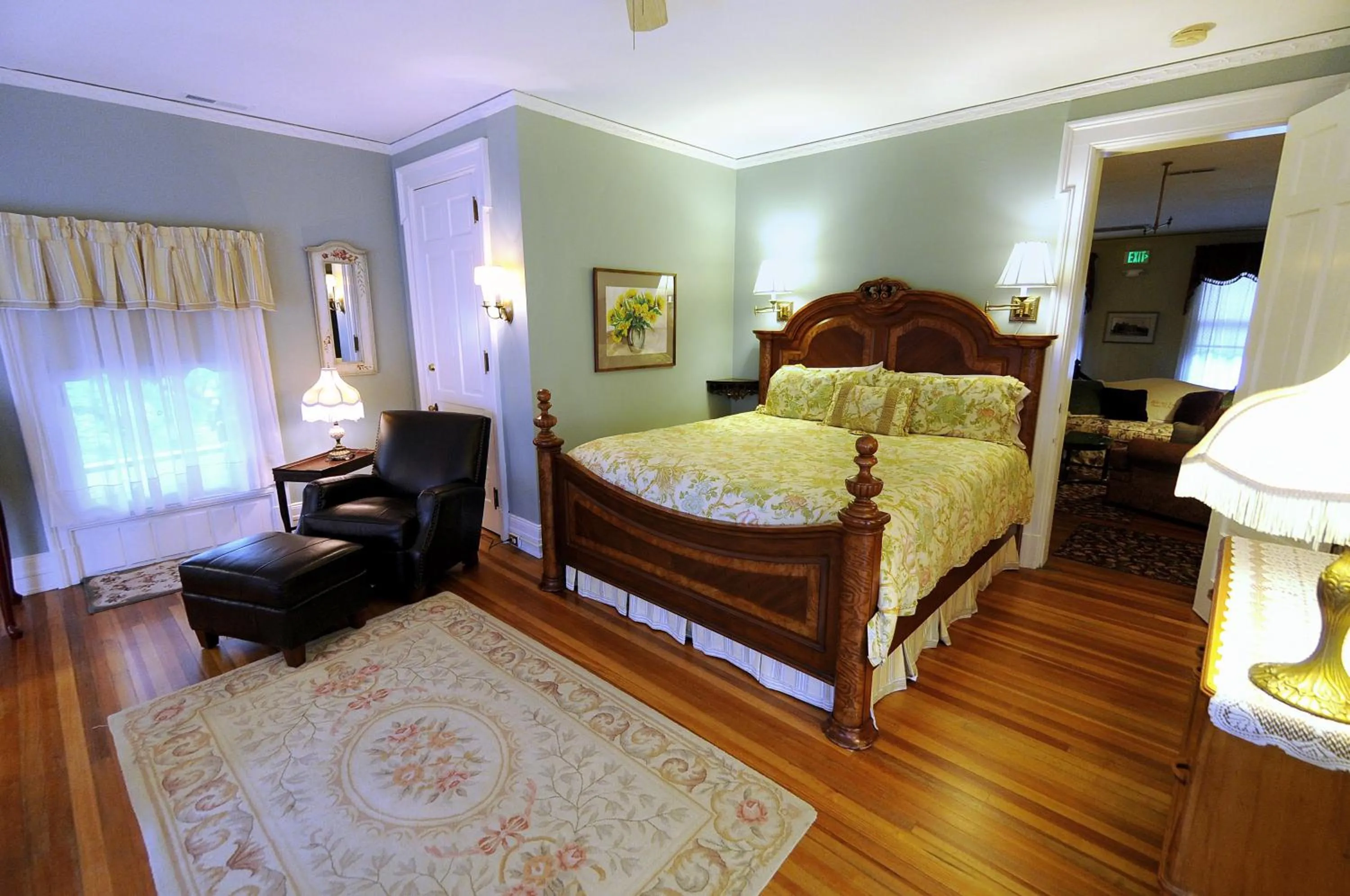 Deluxe King Suite in The Oliver Inn