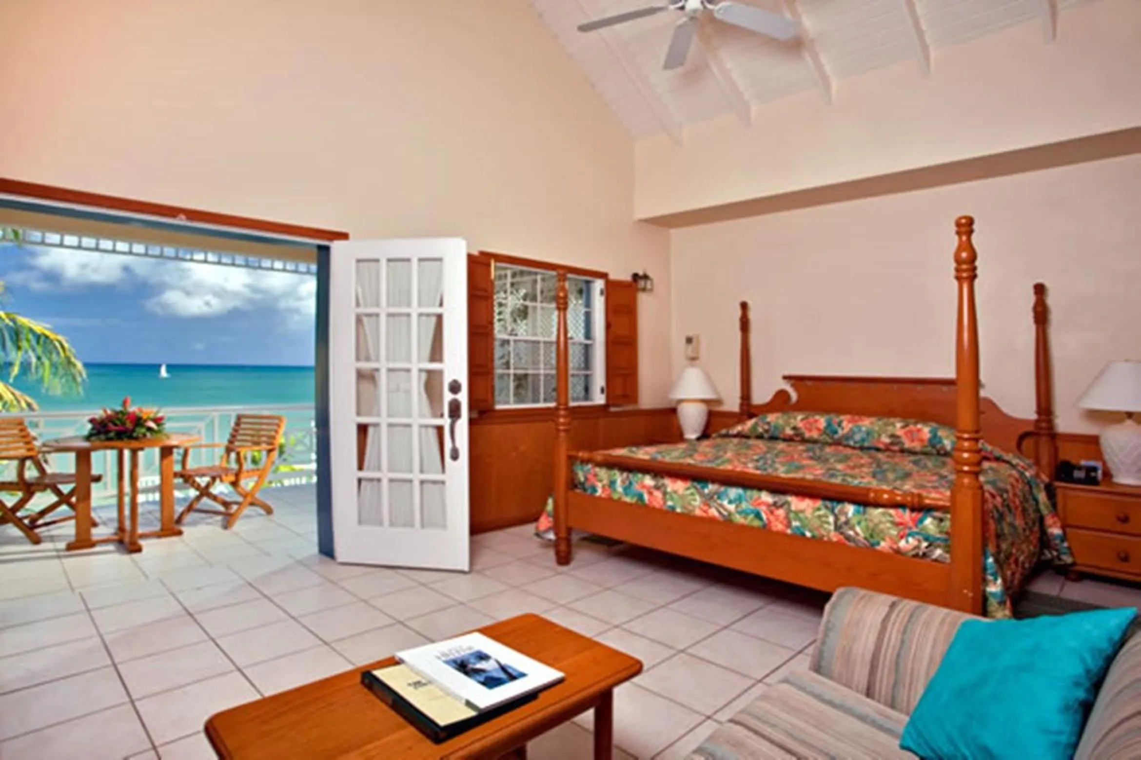 King Suite with Sea View in Villa Beach Cottages