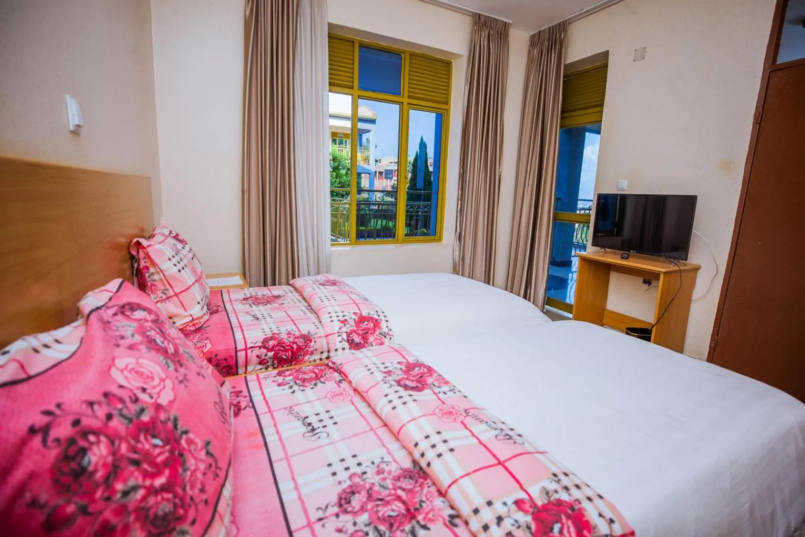 Standard Twin Room with Garden View - single occupancy in Anthurium Residential Hotel