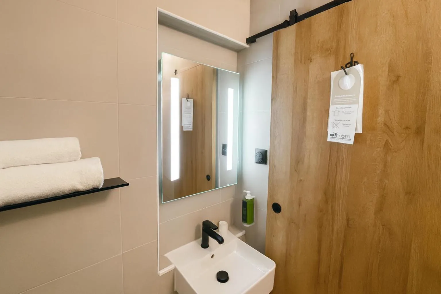 Double Room in Brit Hotel Confort Rouen Centre