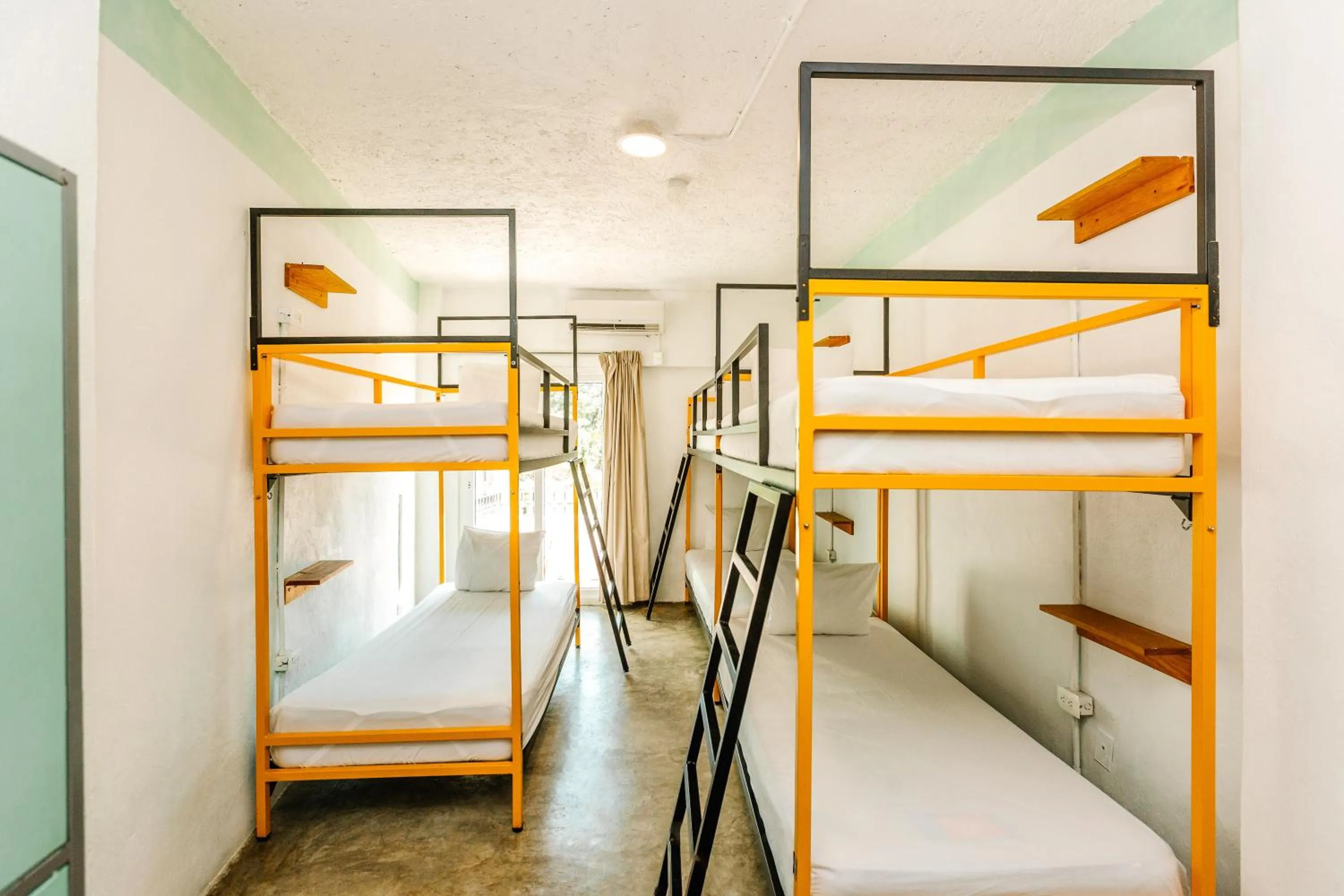 4 Bed Mixed Community Dorm in Nílu Cancun Downtown by Selina