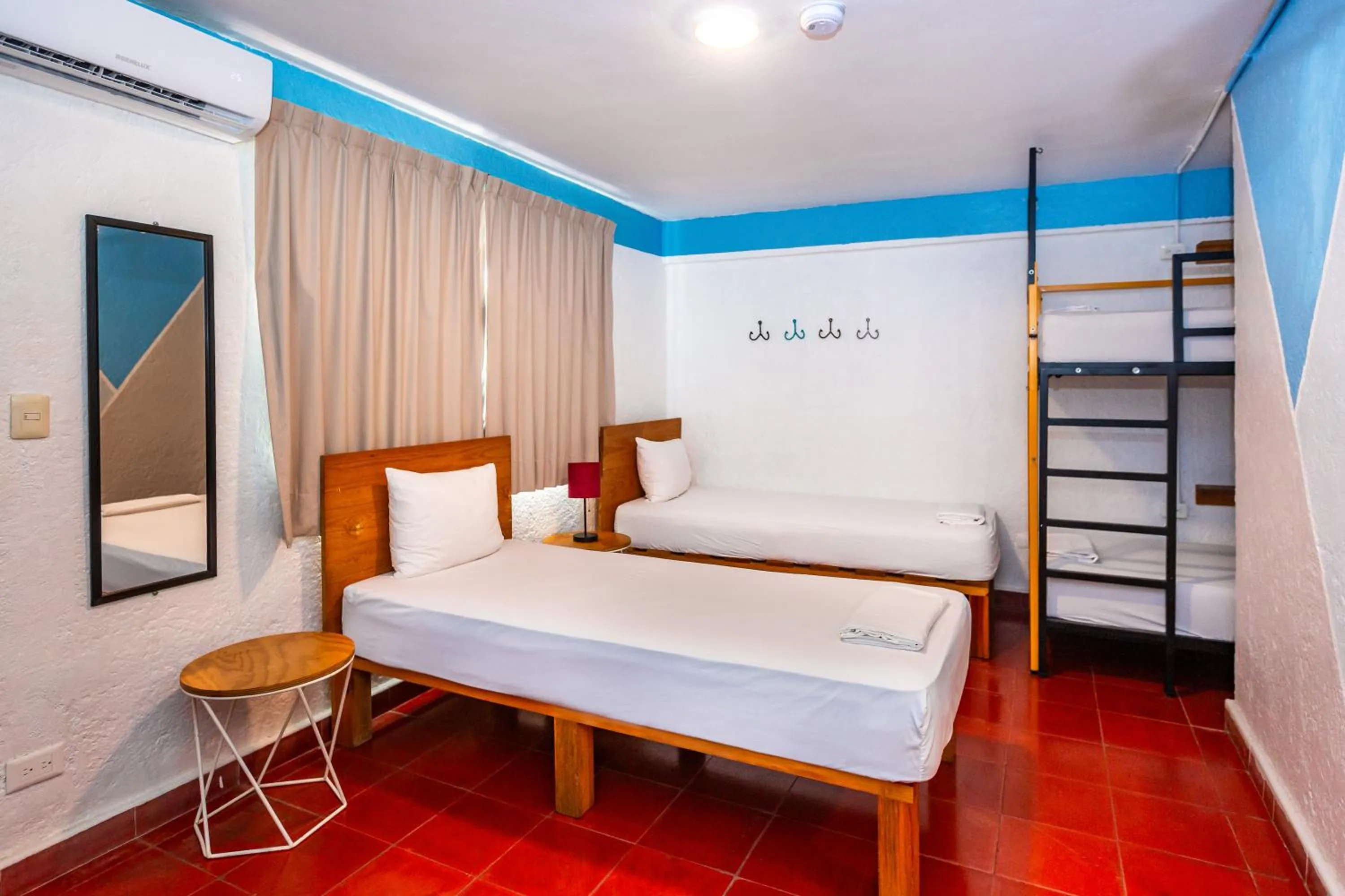 Standard Room (Quad), Private Bathroom  in Nílu Cancun Downtown by Selina