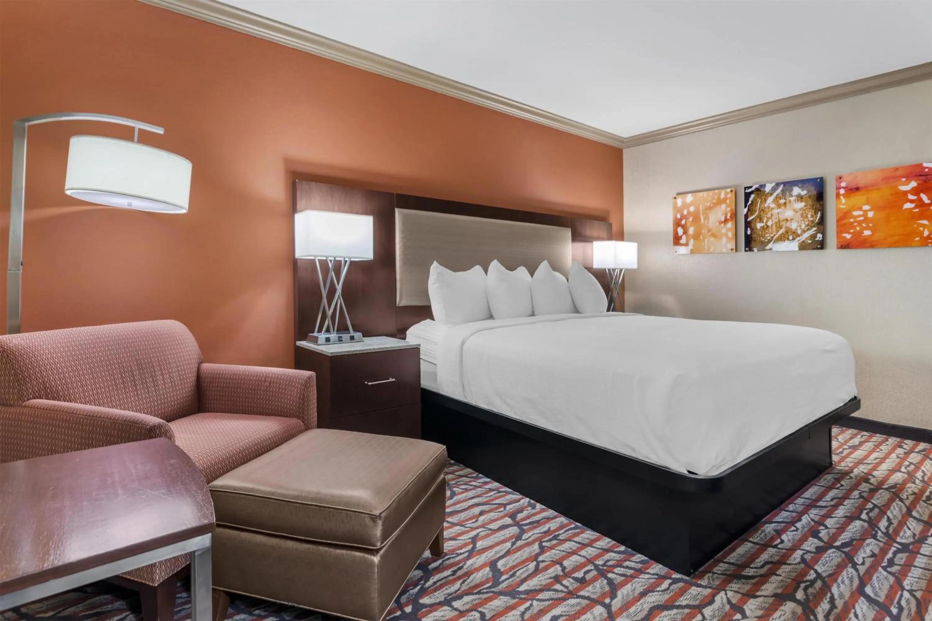 King Room with Balcony - Non-Smoking in Best Western Plus Brookside Inn