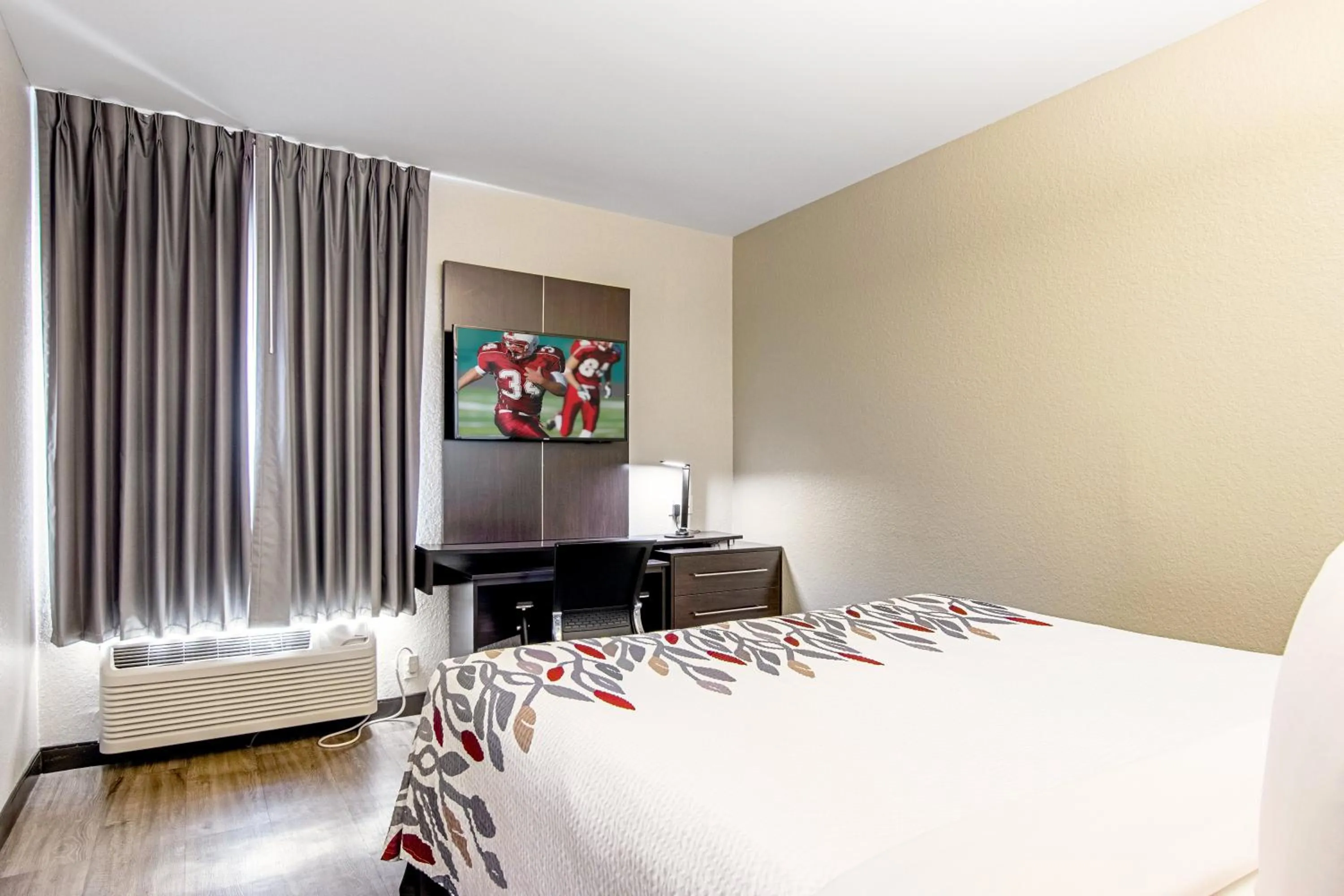 Superior King Room Disability Access Roll-In Shower Smoke Free in Red Roof Inn Locust Grove