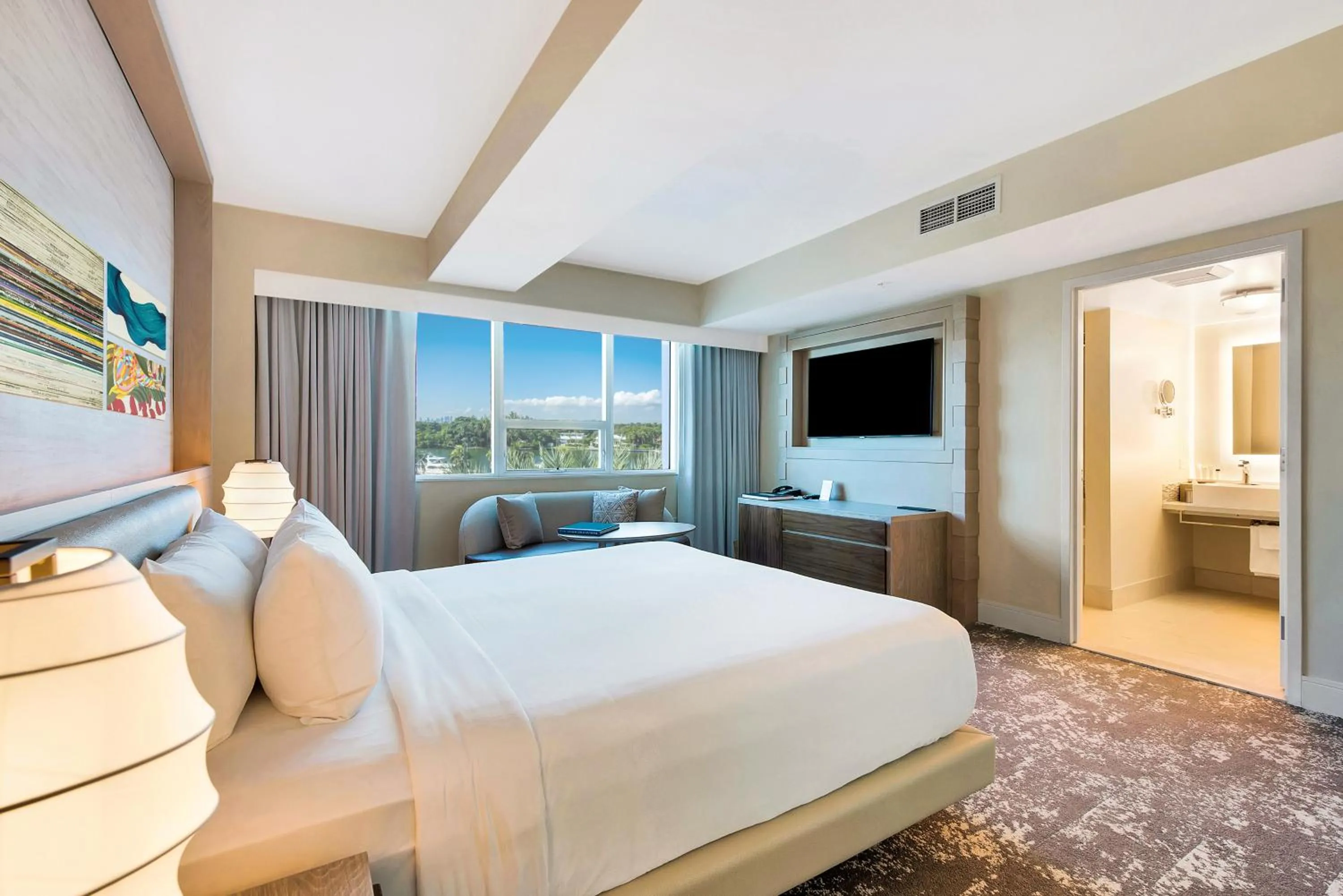 Premium Room King Bed - Bay View in Eden Roc Miami Beach