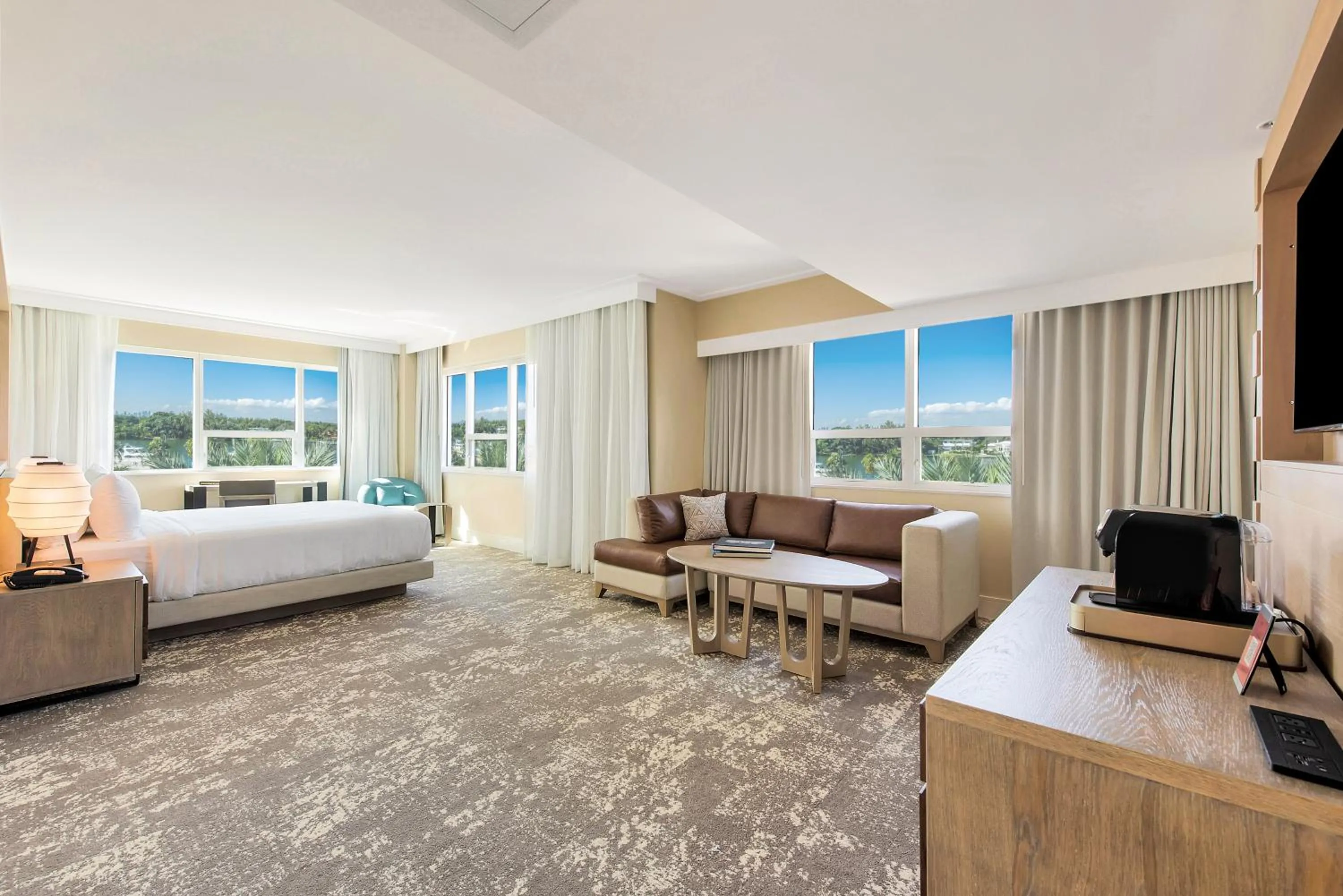Premium Suite King Bed - Bay View in Eden Roc Miami Beach