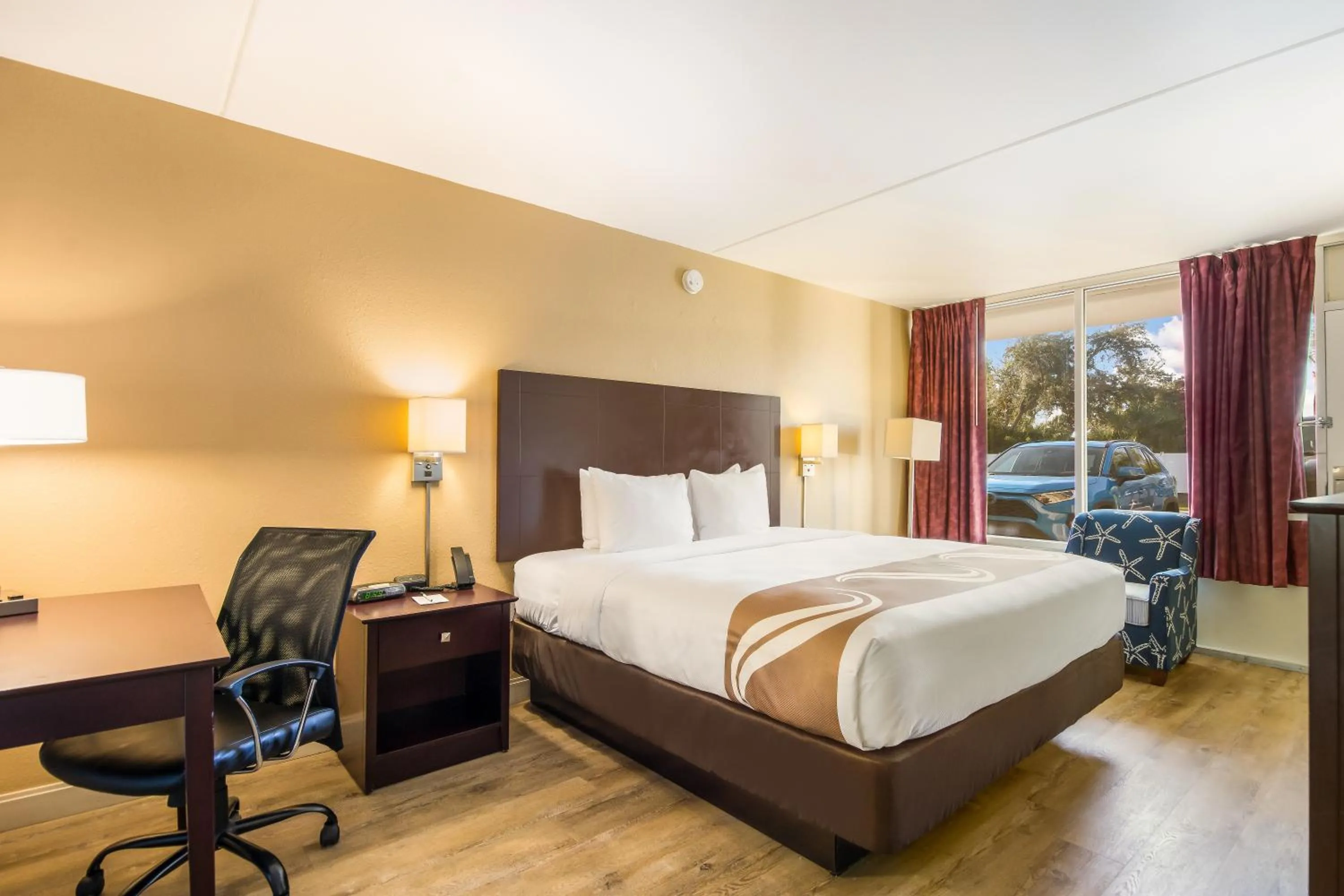 King Room - Accessible/Non-Smoking in Quality Inn Bradenton - Sarasota North