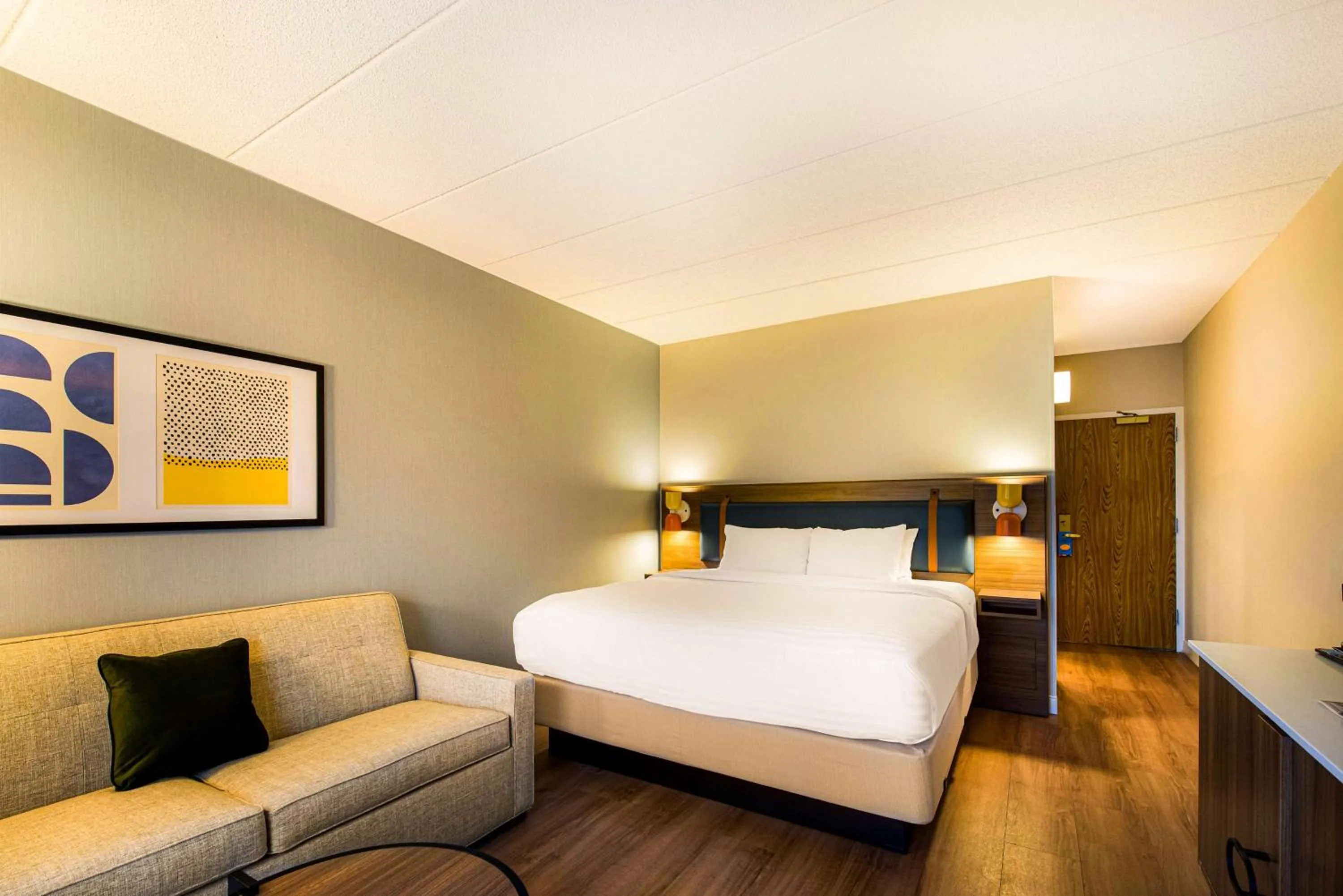 Executive King Room in Sonesta Select Philadelphia Airport