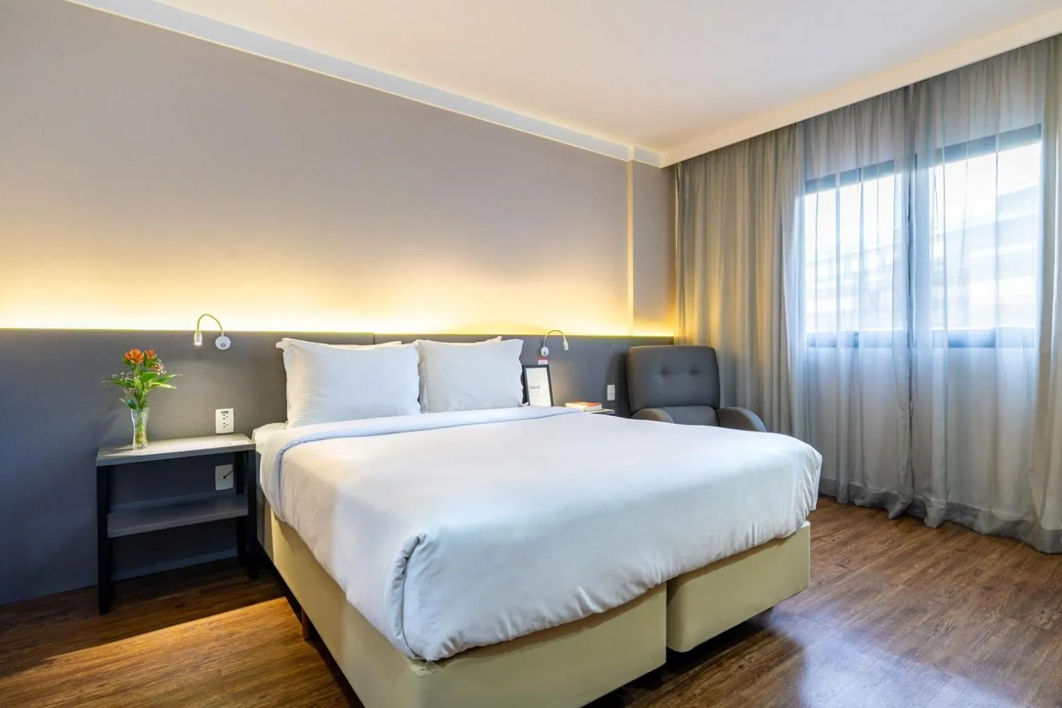 Luxury Double Room - single occupancy - 1 Queen Bed in Intercity São Paulo Berrini