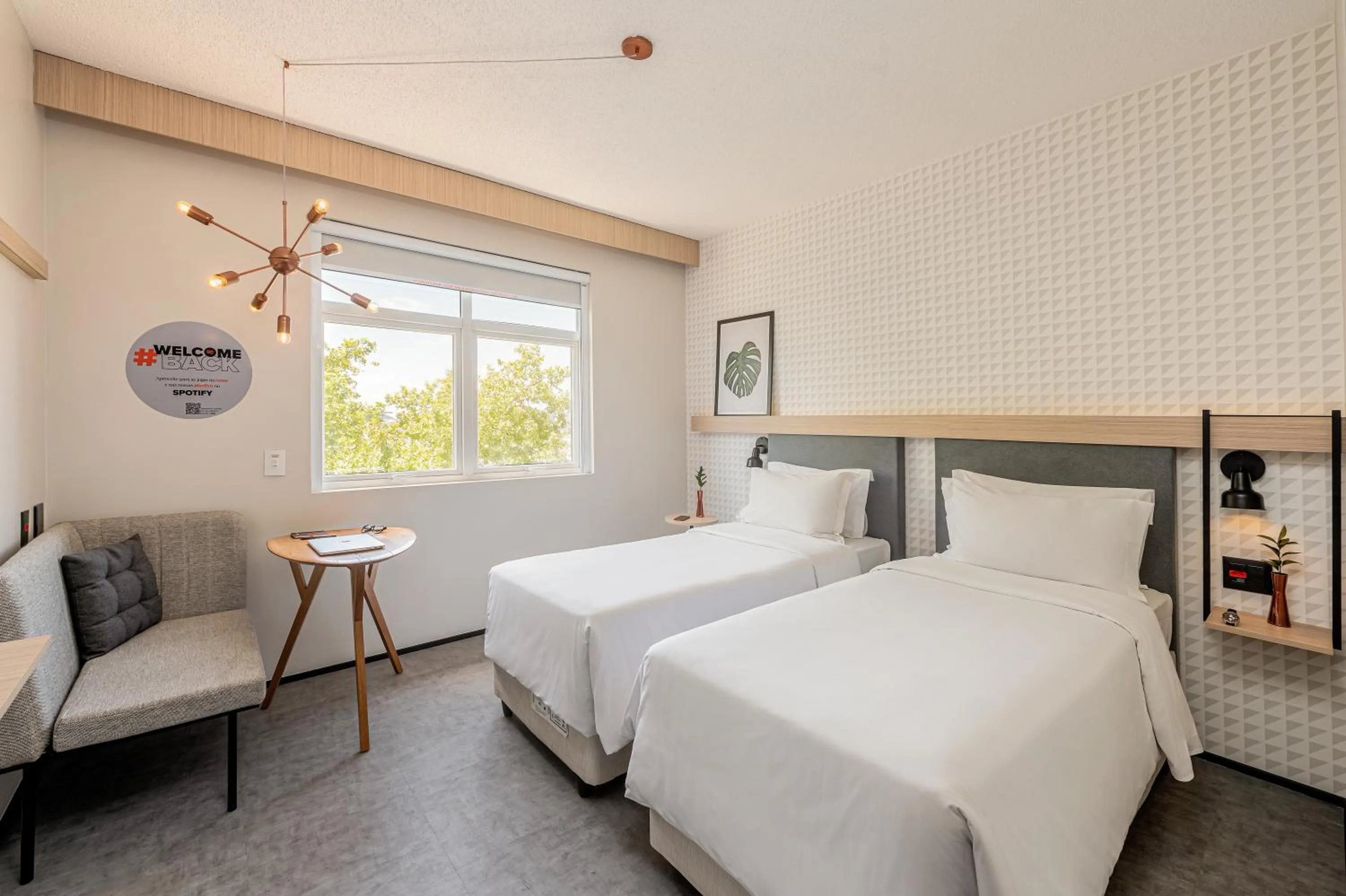 Luxury Twin - single occupancy - 2 Single Beds in Intercity Porto Alegre Aeroporto