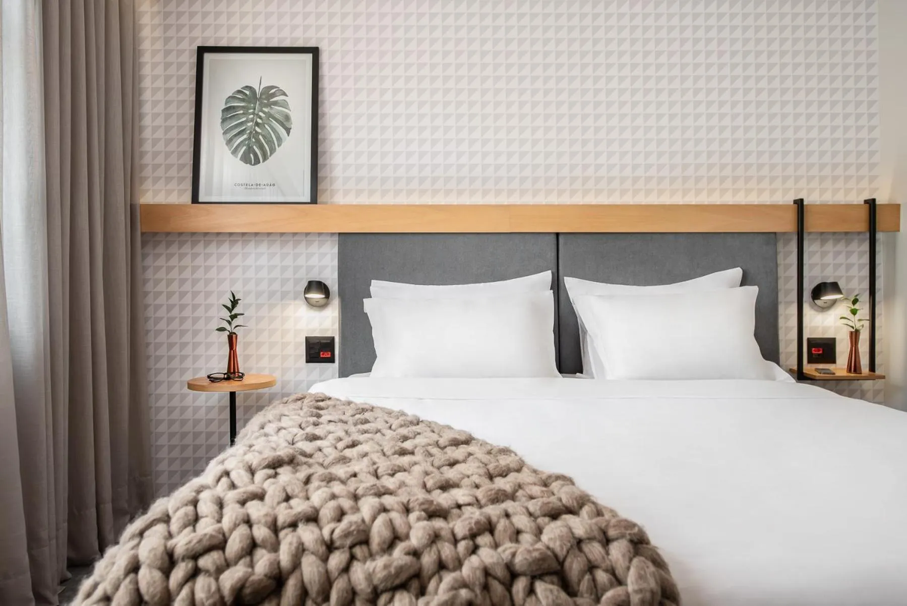 Premium Double - single occupancy - 1 King Bed in Intercity Porto Alegre Aeroporto