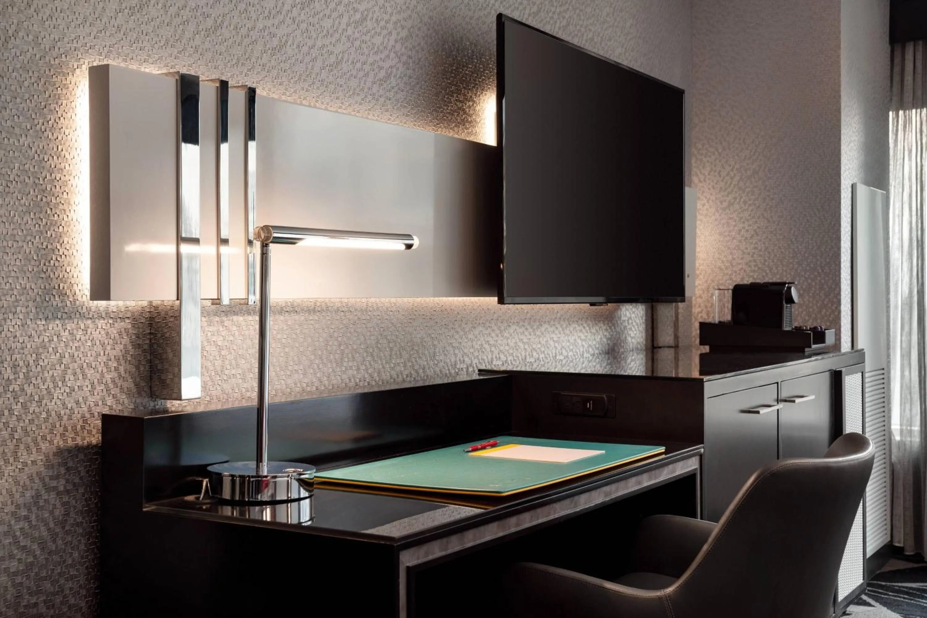 Queen Room with Two Queen Beds, City View and Adapted Tub - Mobility Accessible in The Clancy, Autograph Collection