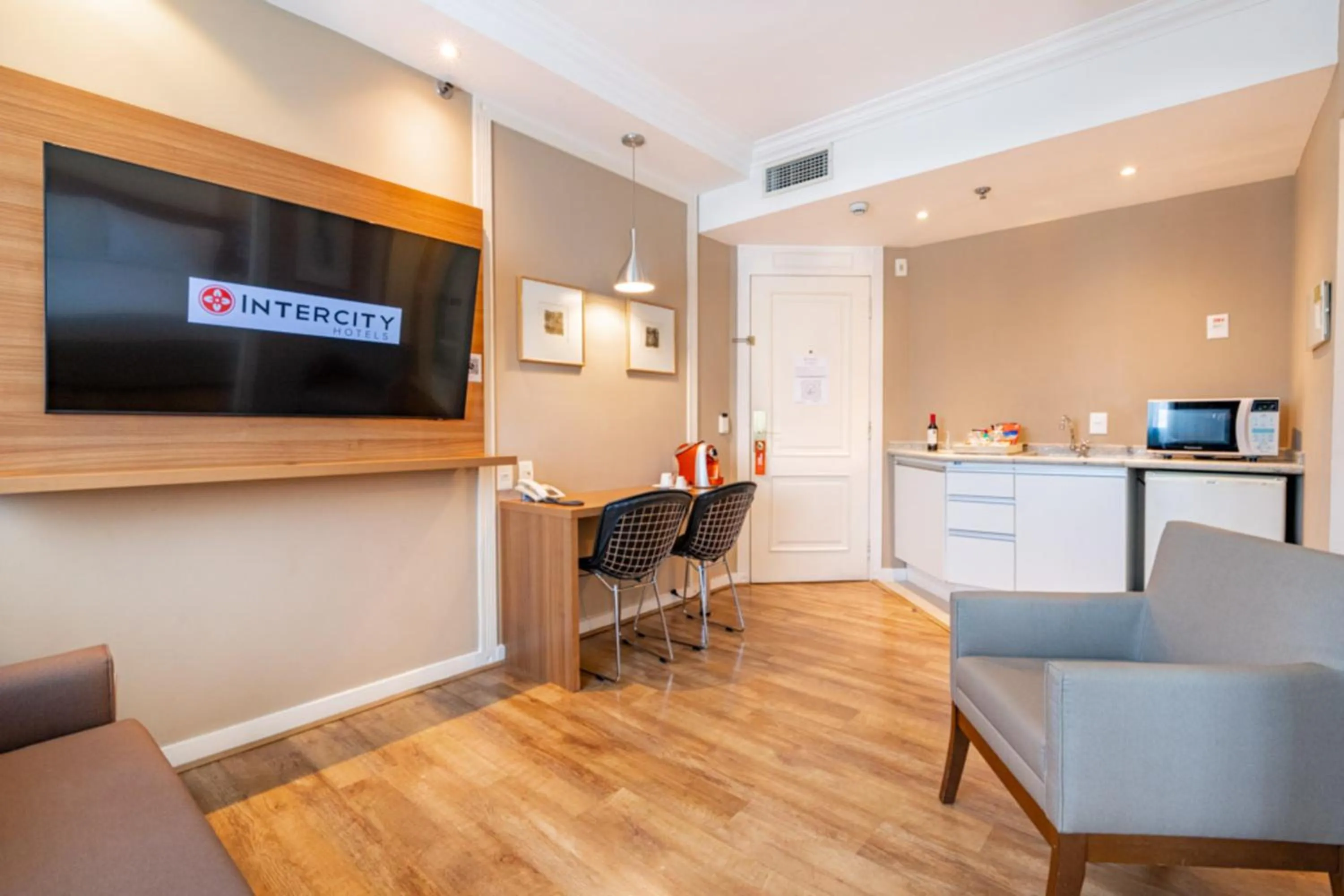 Luxury Double - single occupancy - 1 Double Bed and 1 Sofa Bed in Intercity Pamplona - The Universe Paulista