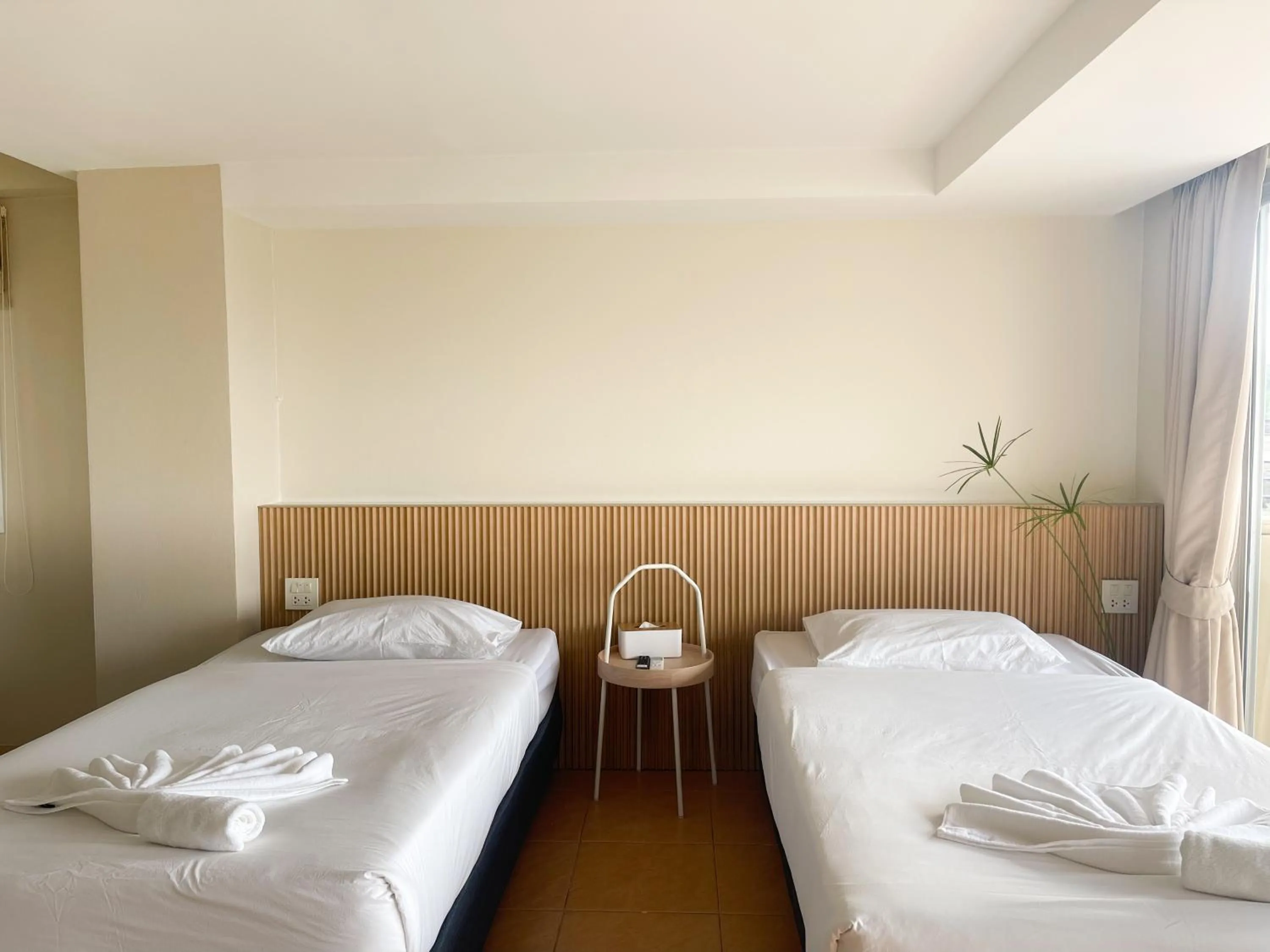 Twin Room with Sea View in Ben's House