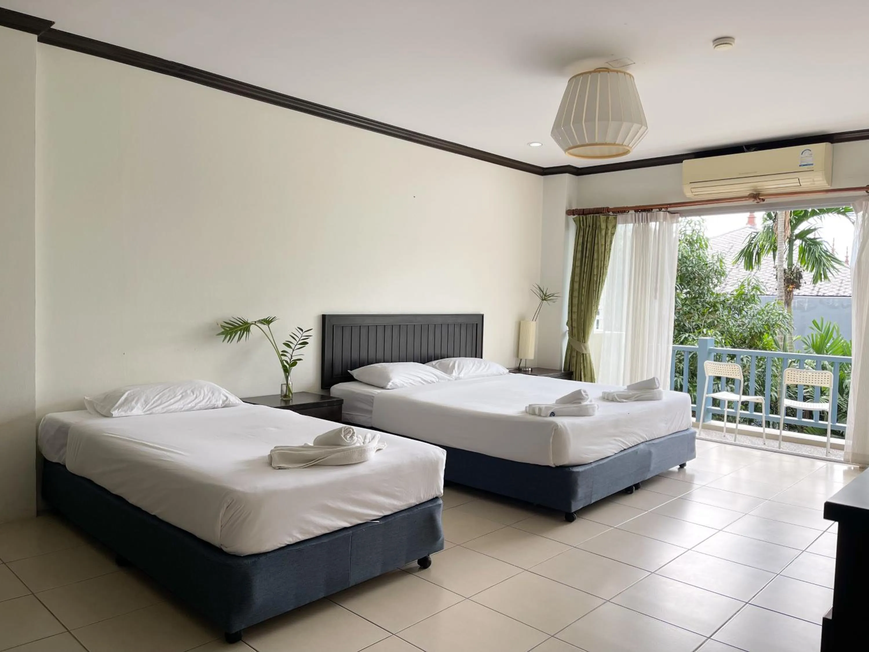 Family Room (3 Adults) in Ben's House