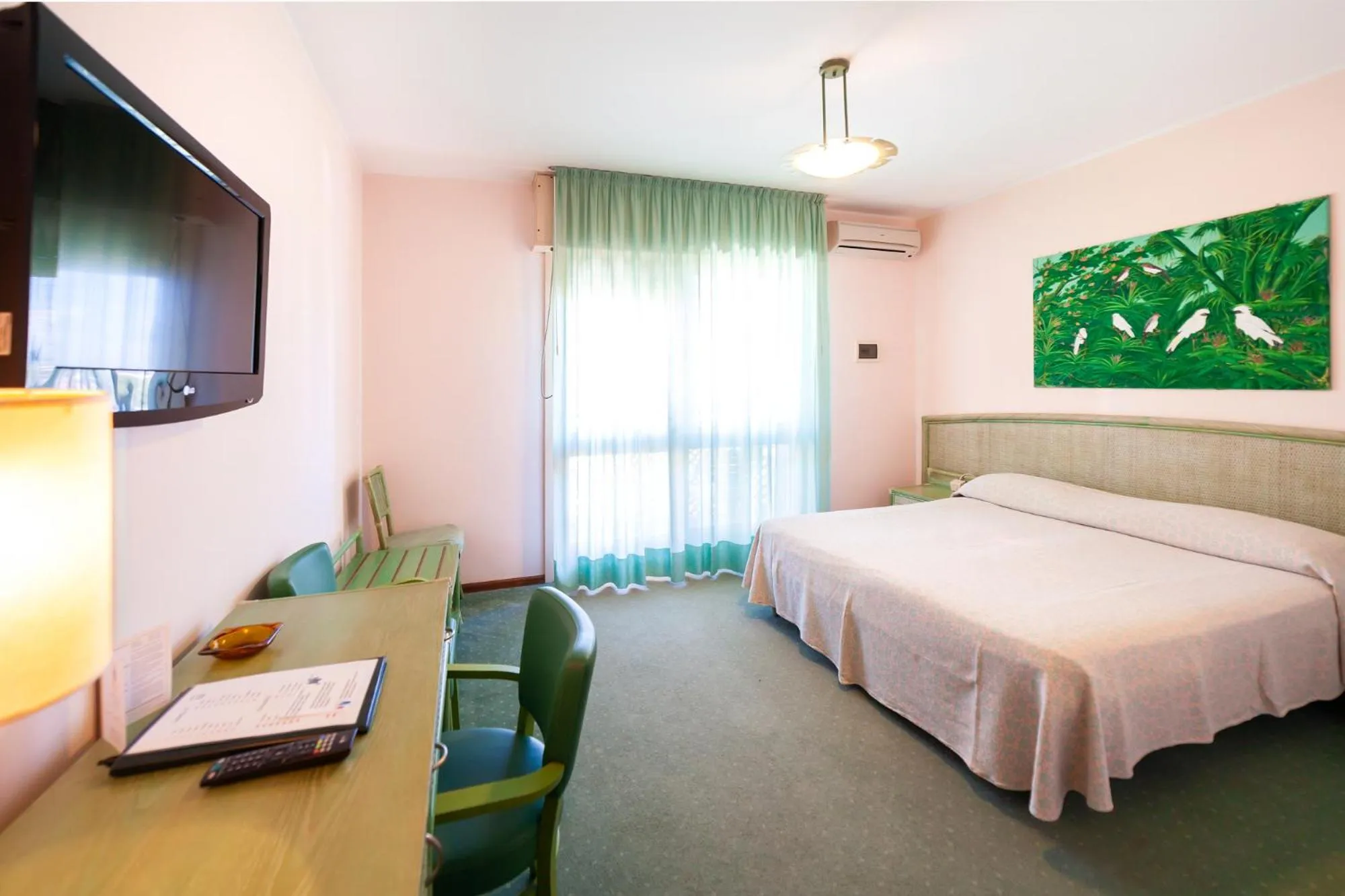 Double Room - Disability Access in Hotel American