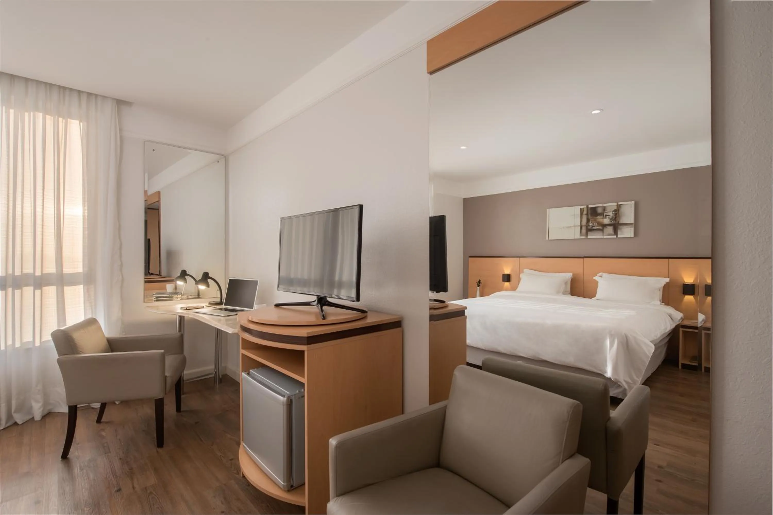 Standard Double - single occupancy - 1 King Bed in Intercity Caxias do Sul