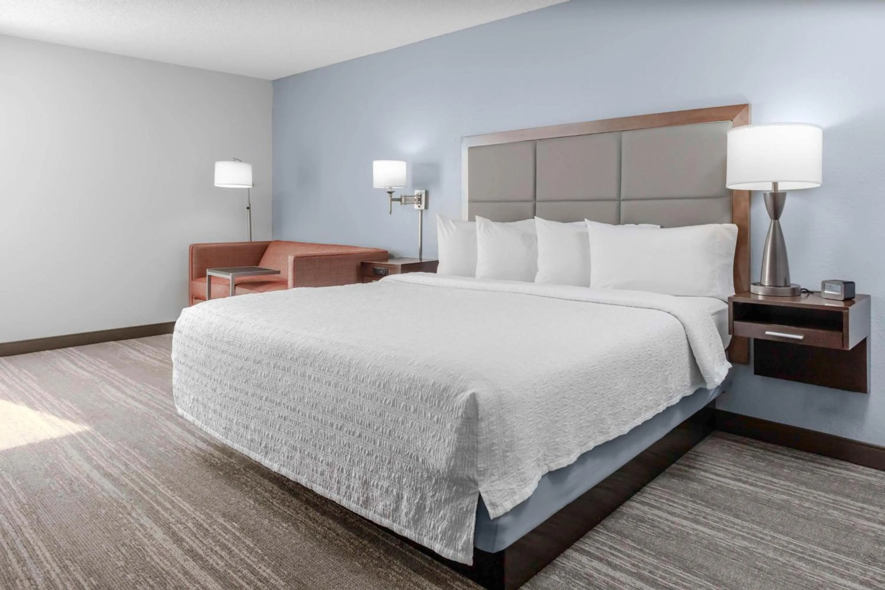 King Room with King Bed - Non-Smoking in Hampton Inn Sarasota I-75 Bee Ridge