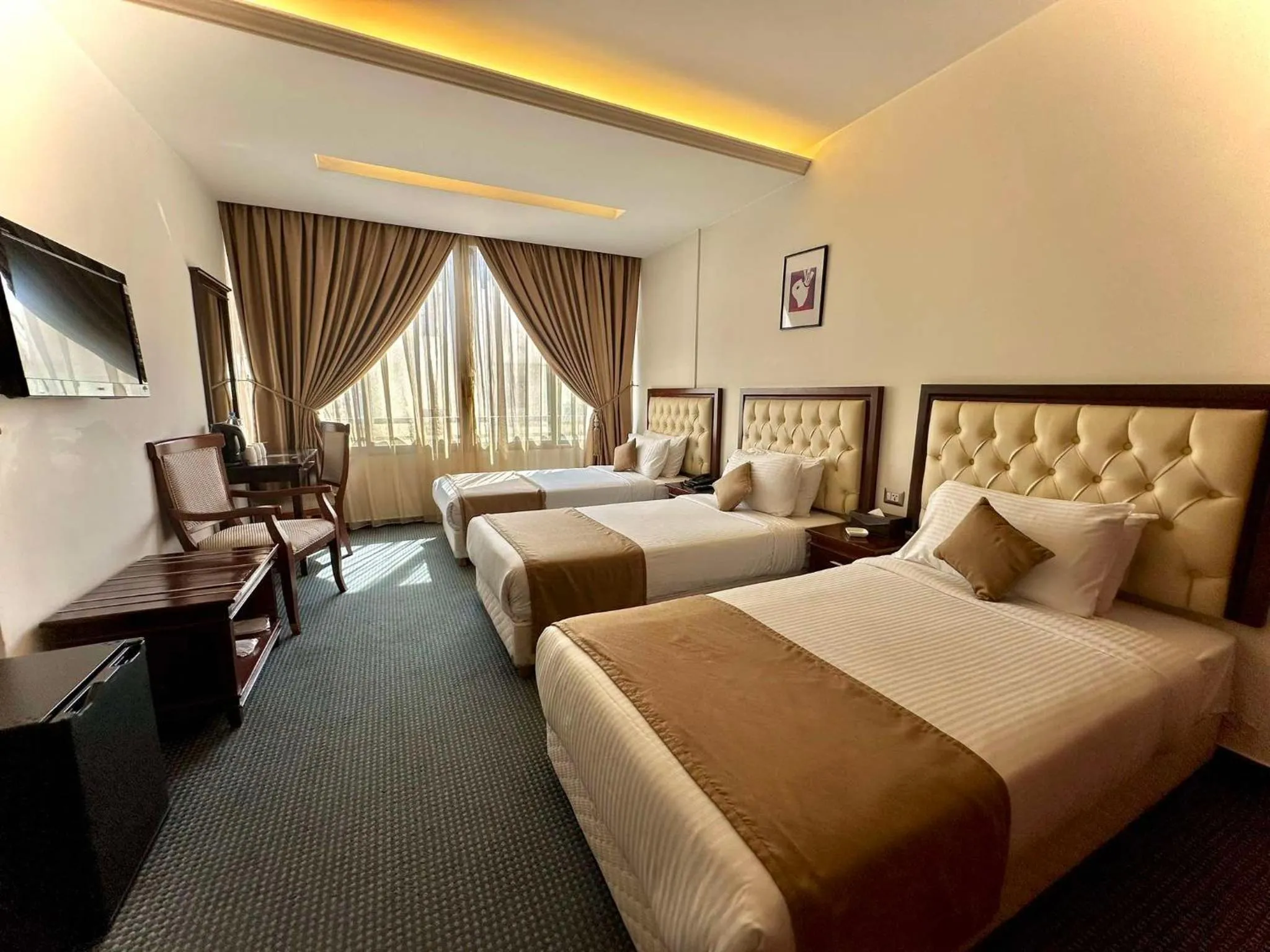 Executive Club Triple Room in Midtown Hotel & Suites